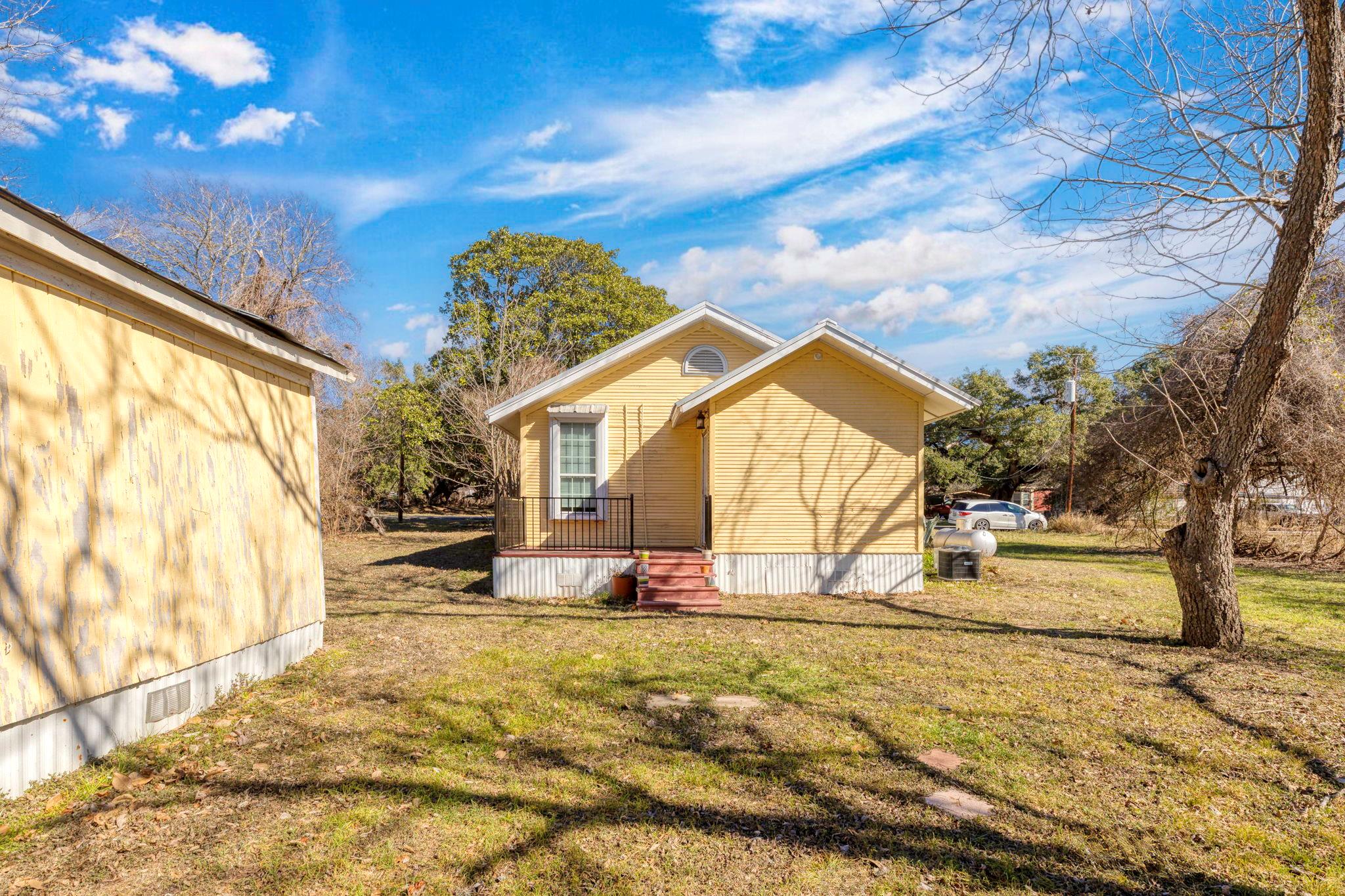 92 Sunrise St, Lytton Springs, TX 78616