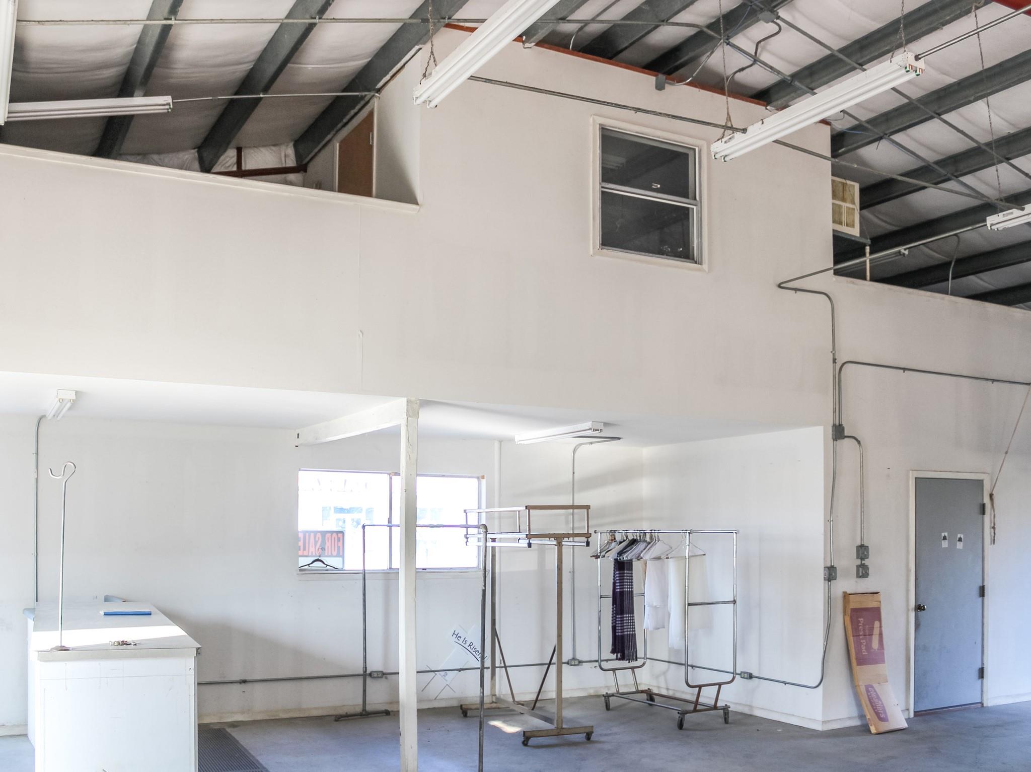 201 S Ridge St, Hallettsville, TX 77964