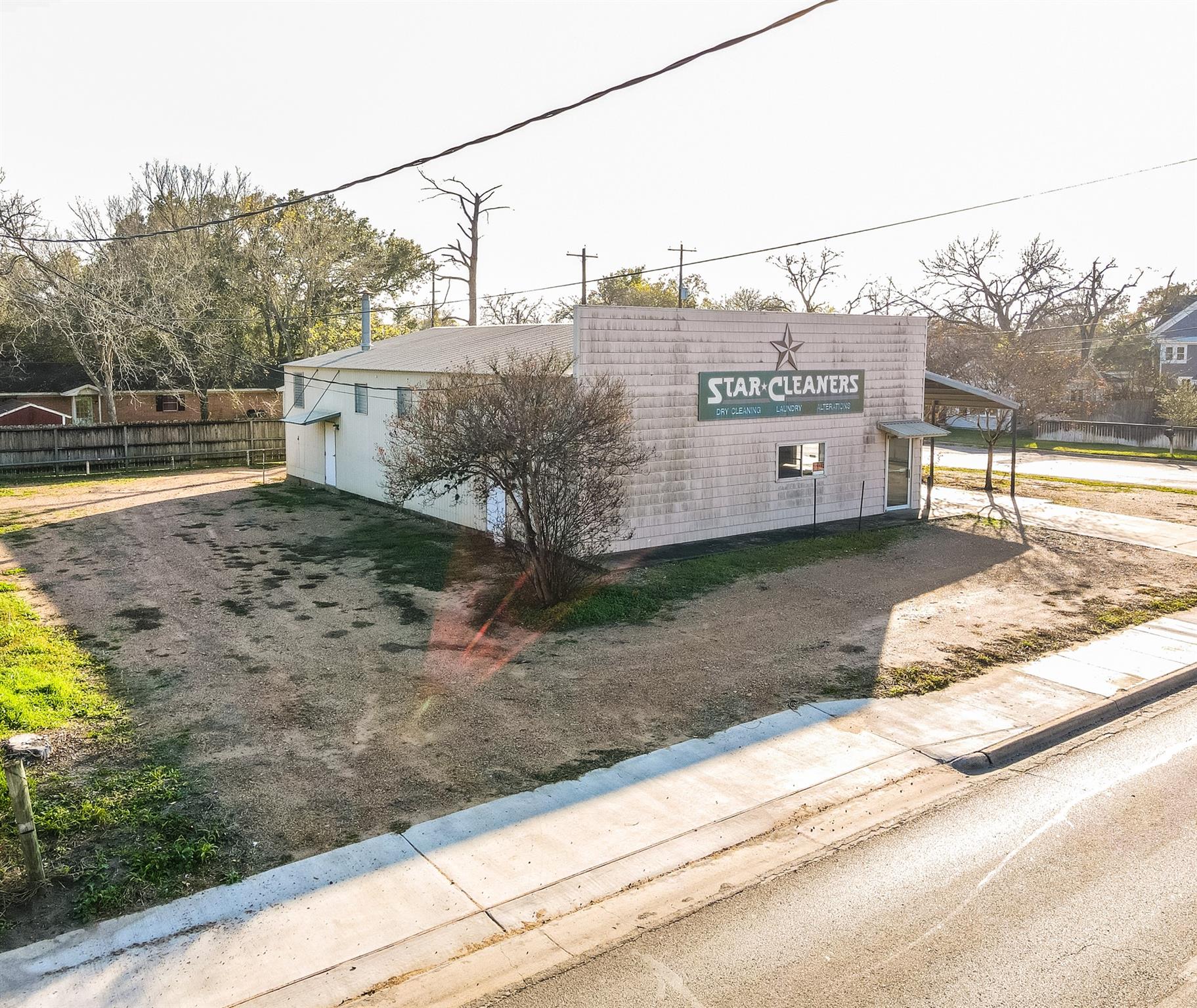 201 S Ridge St, Hallettsville, TX 77964