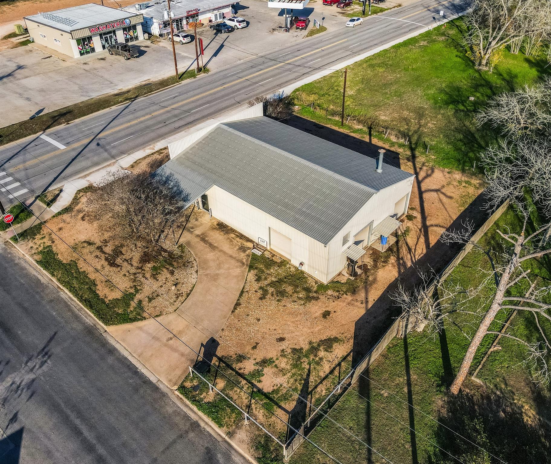 201 S Ridge St, Hallettsville, TX 77964