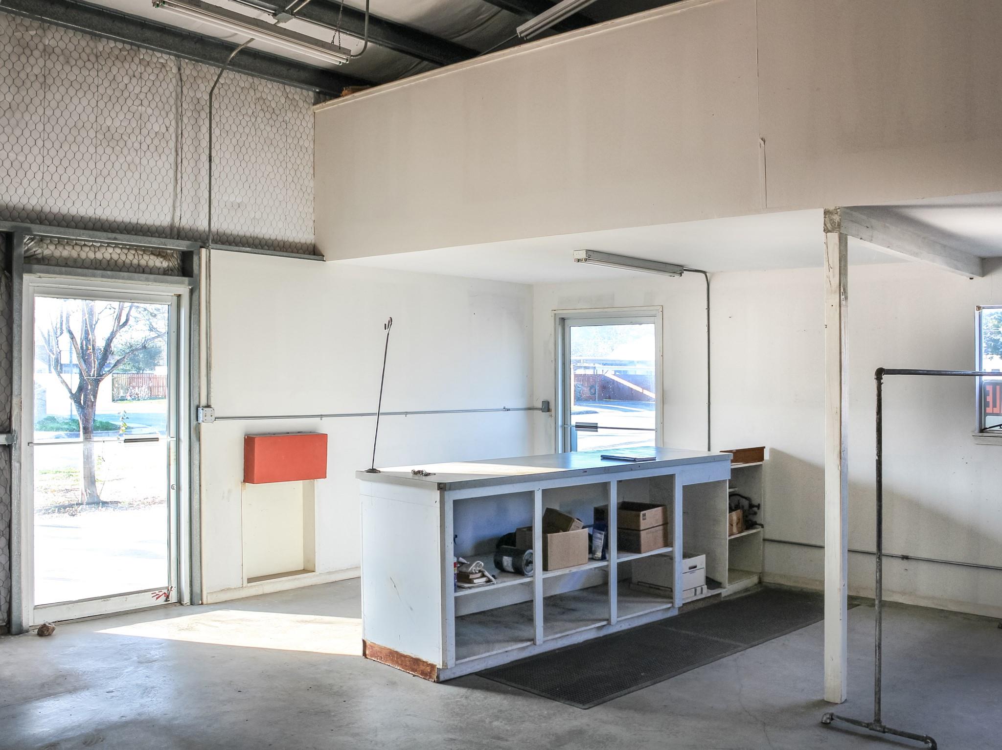 201 S Ridge St, Hallettsville, TX 77964