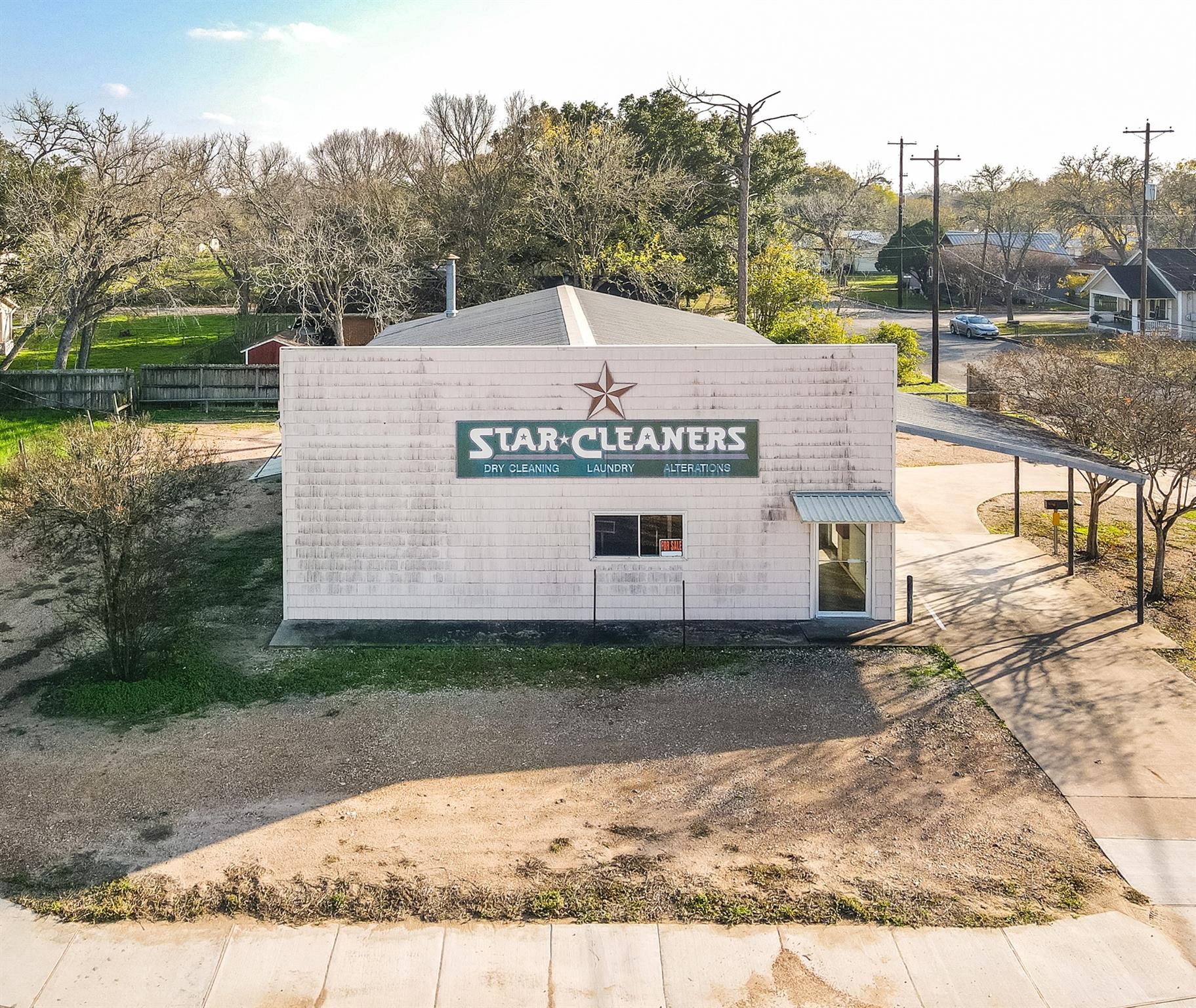 201 S Ridge St, Hallettsville, TX 77964