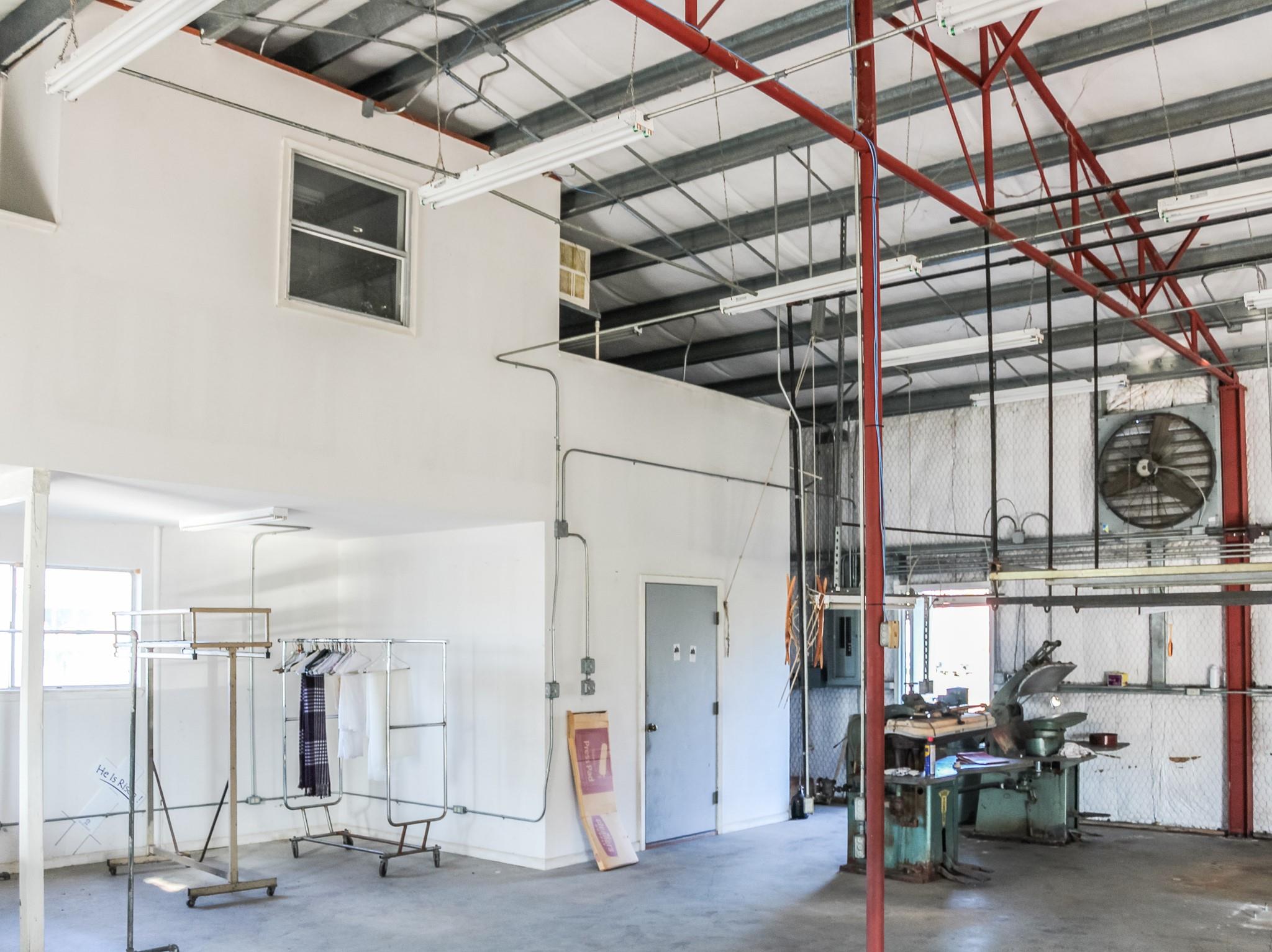 201 S Ridge St, Hallettsville, TX 77964