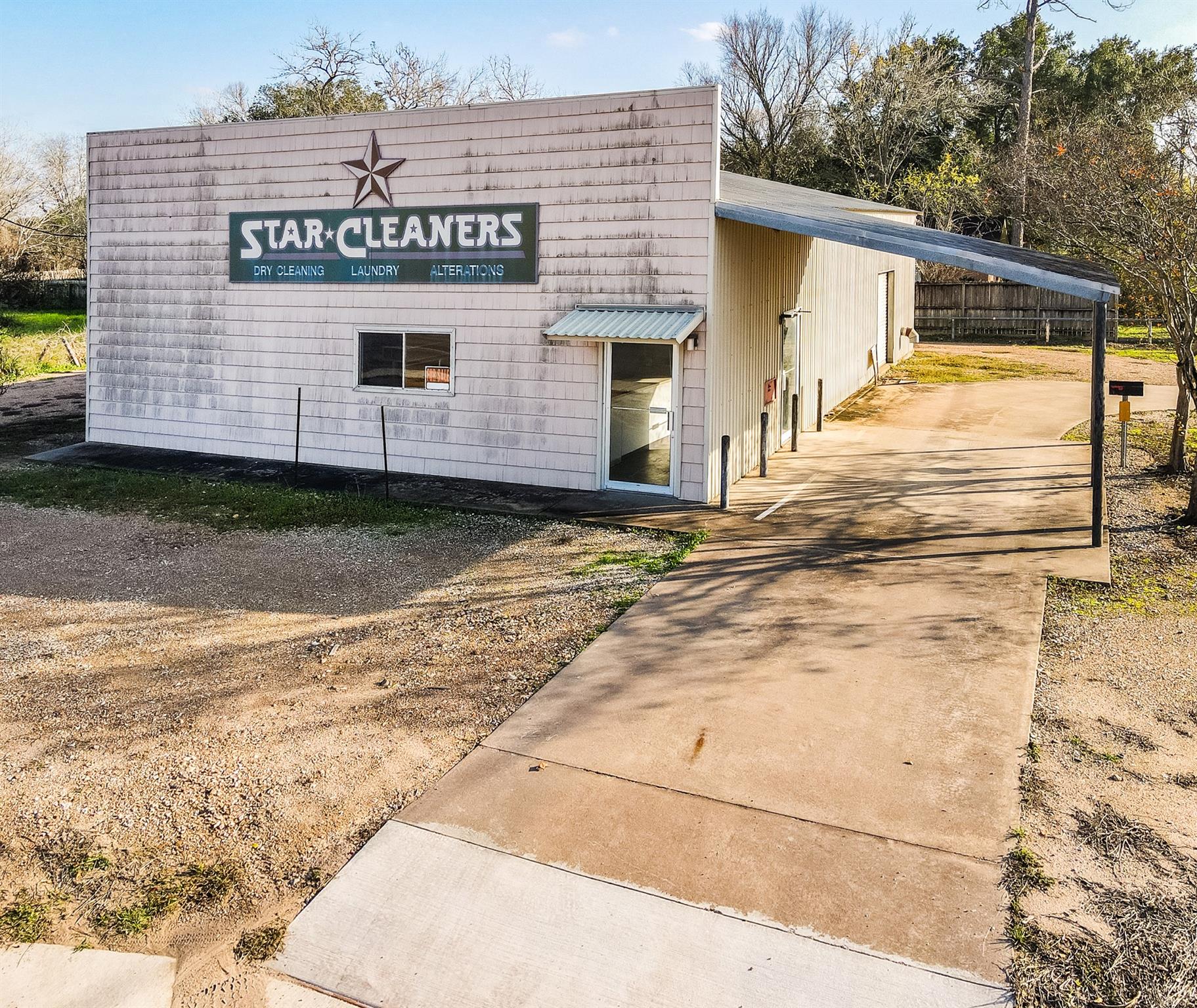 201 S Ridge St, Hallettsville, TX 77964