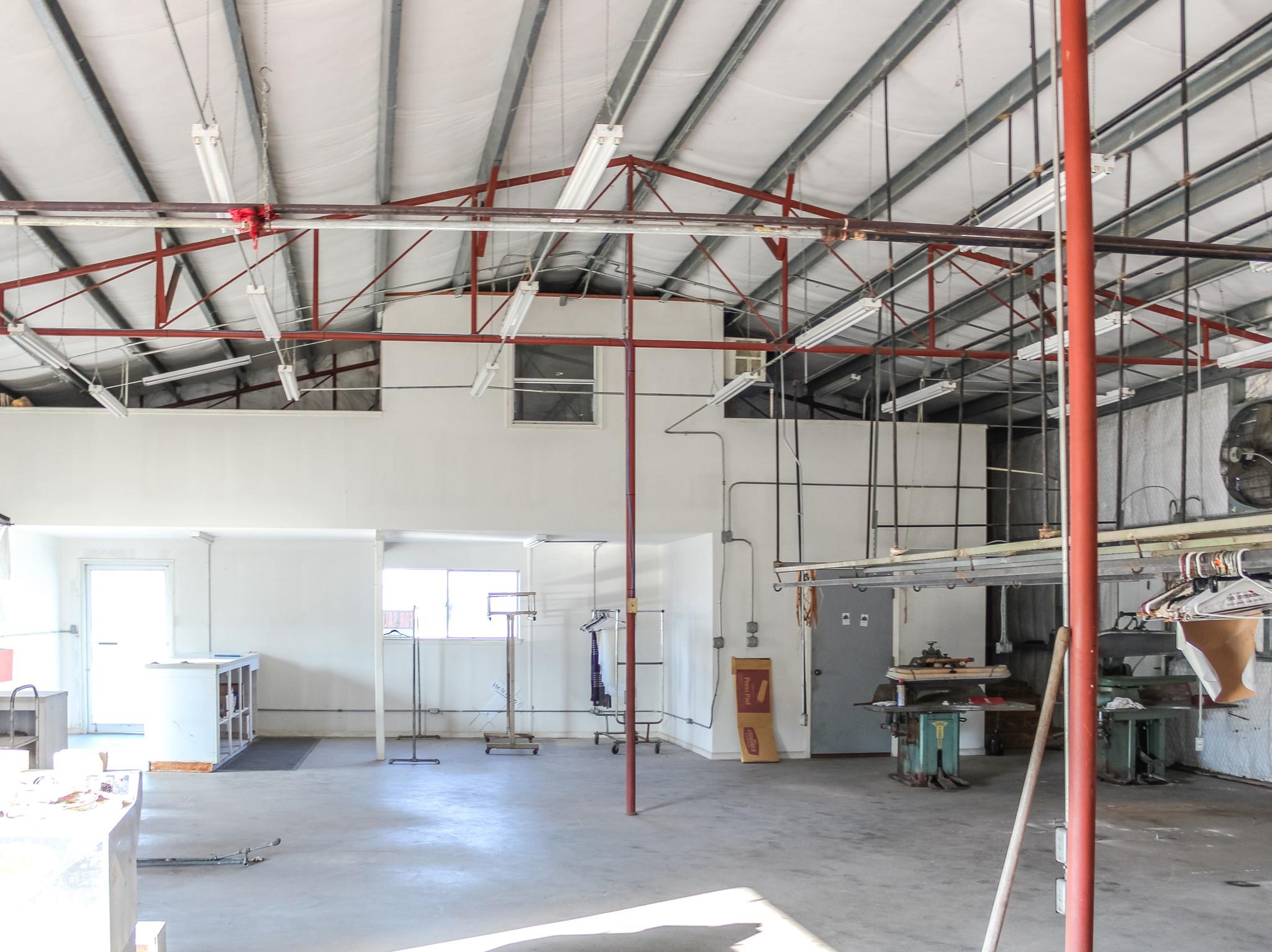 201 S Ridge St, Hallettsville, TX 77964