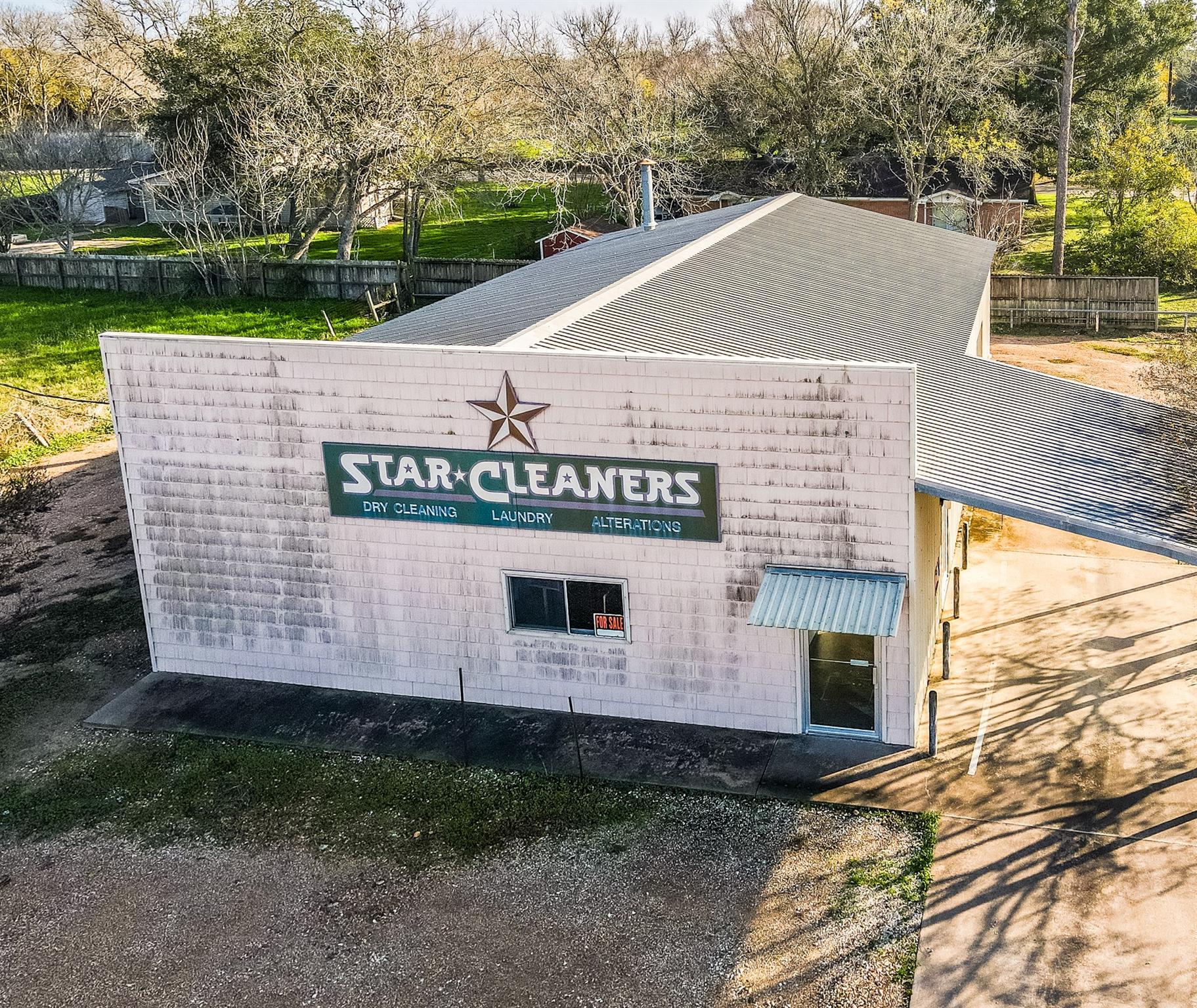 201 S Ridge St, Hallettsville, TX 77964