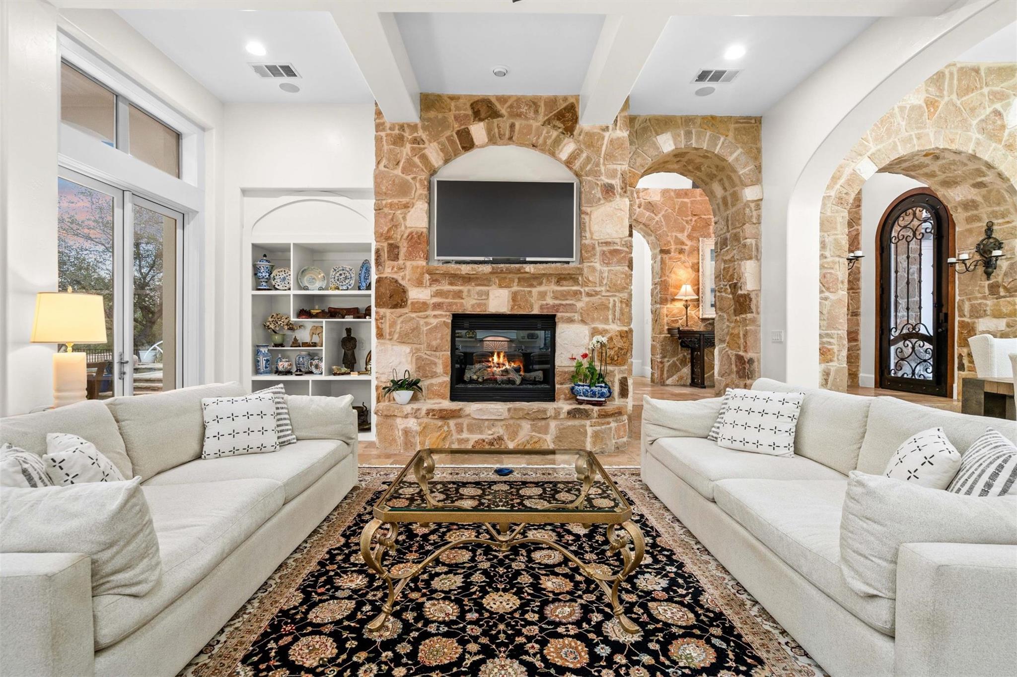 108 Golden Bear Cv, Austin, TX 78738