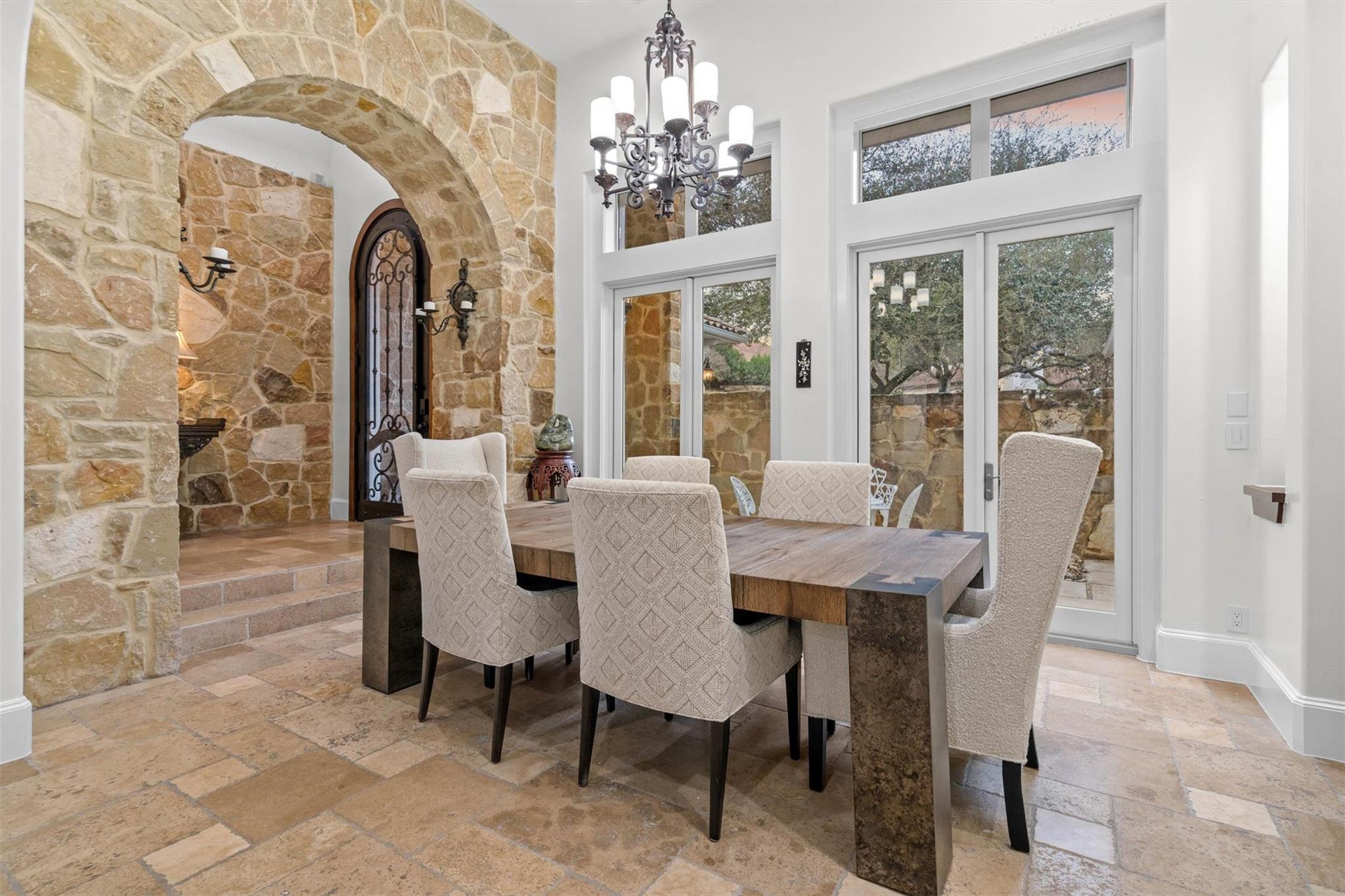 108 Golden Bear Cv, Austin, TX 78738