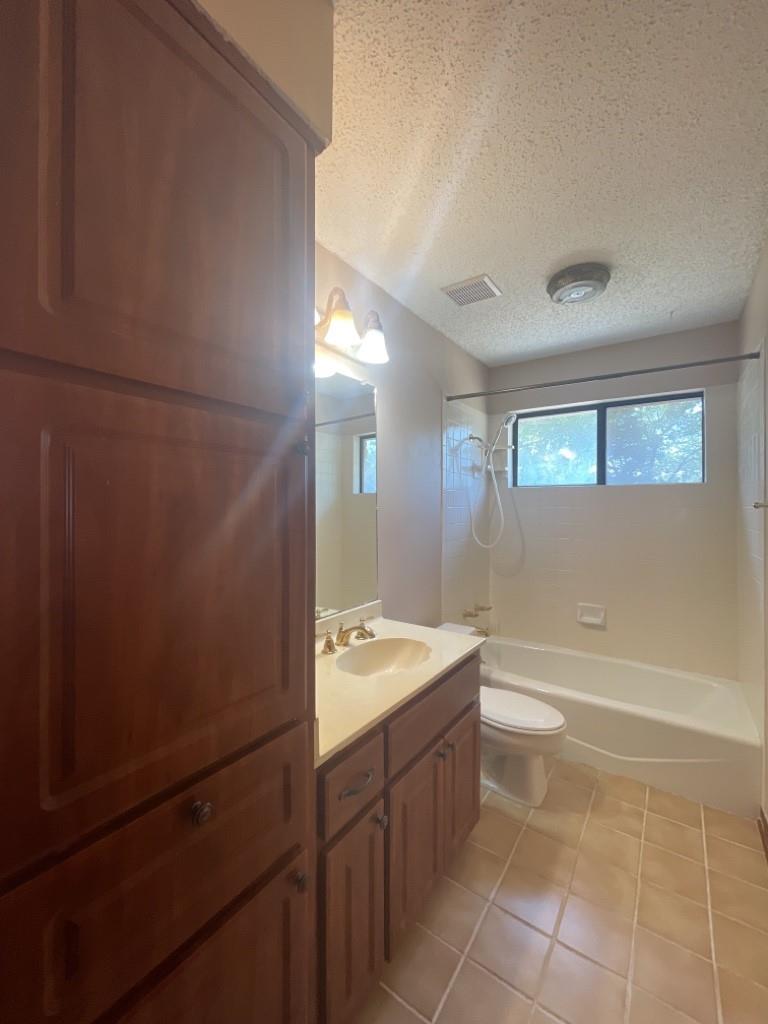 2004 Walsh Dr, Round Rock, TX 78681