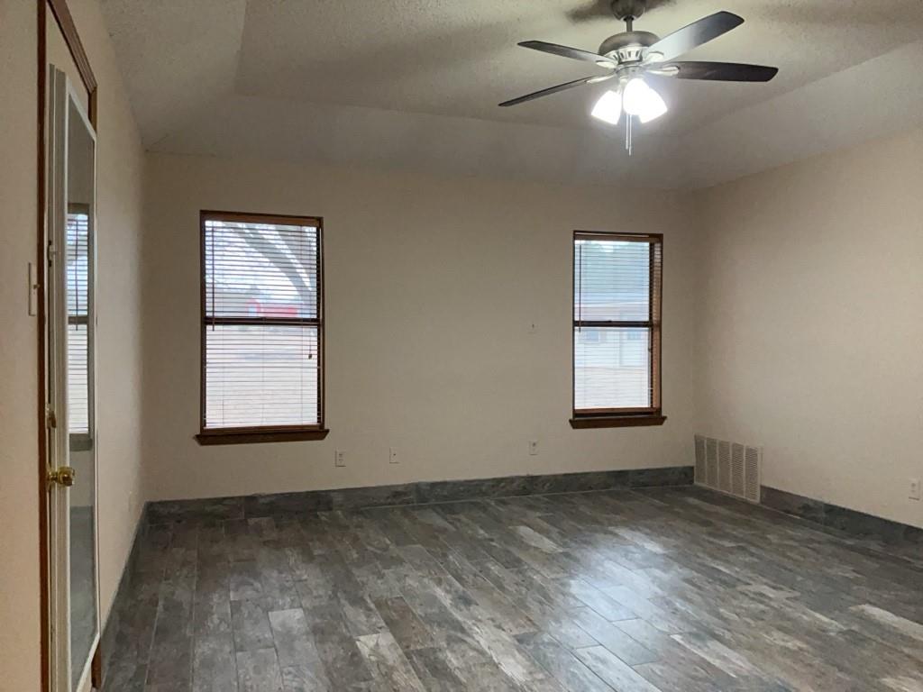 2004 Walsh Dr, Round Rock, TX 78681