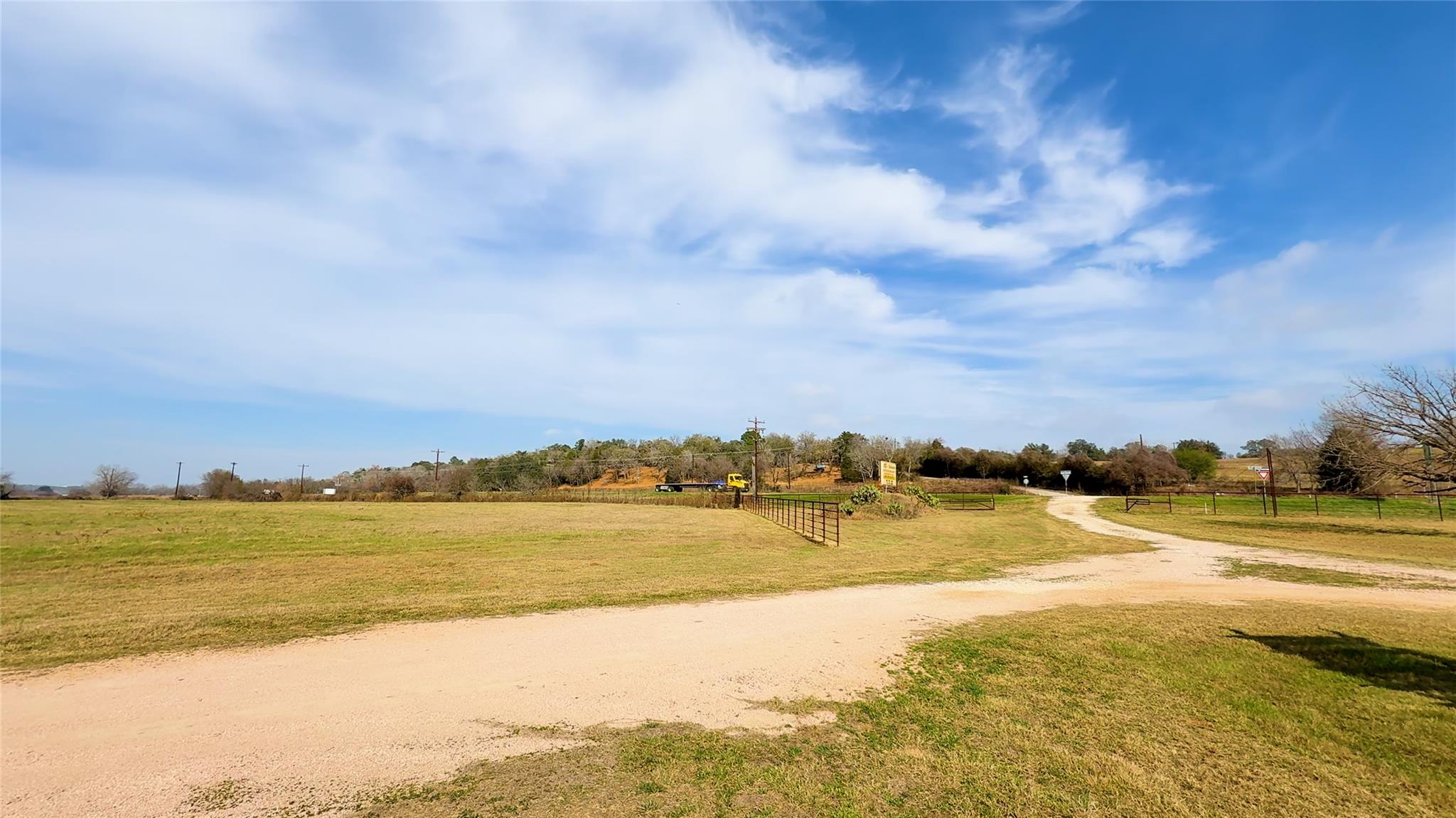 531 Highway 71 W, Smithville, TX 78957