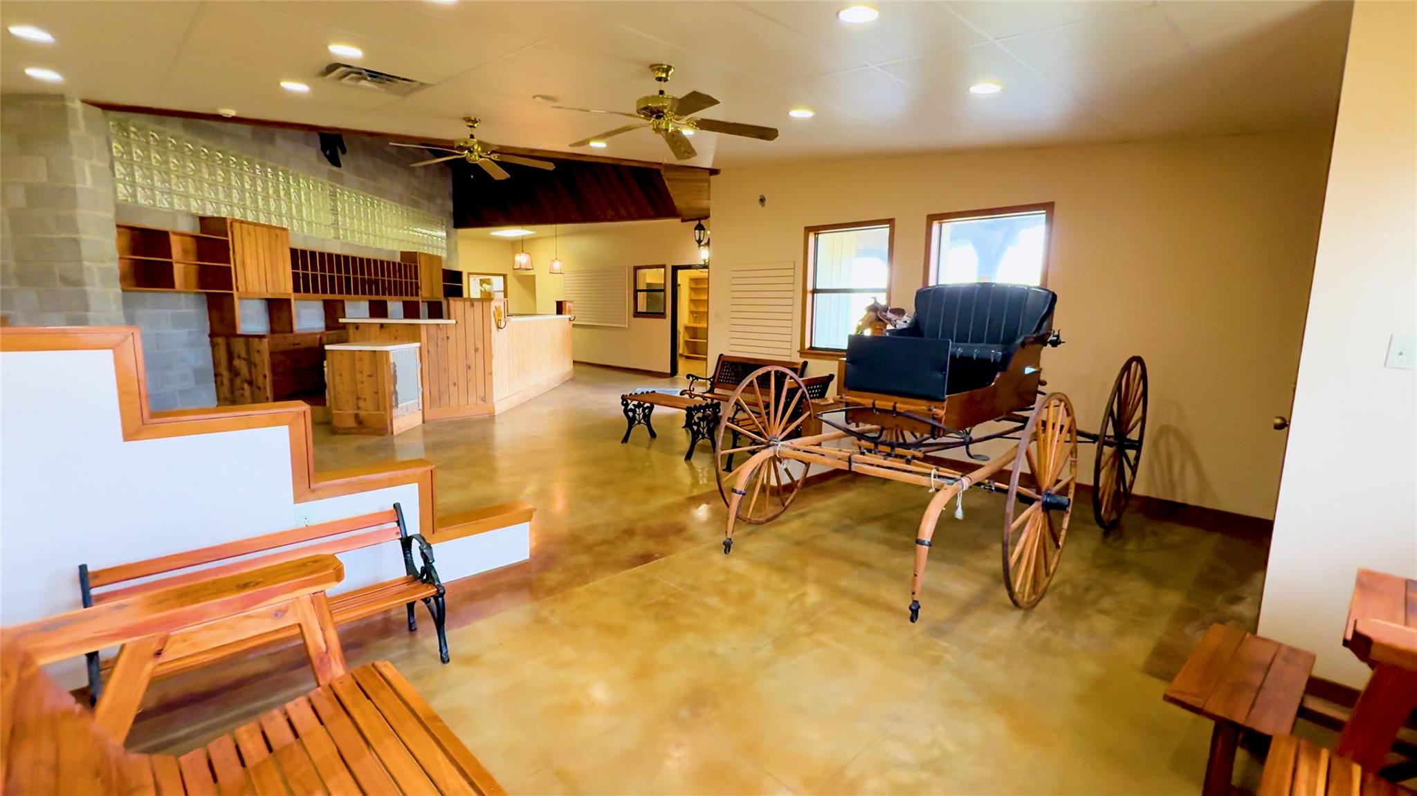 531 Highway 71 W, Smithville, TX 78957