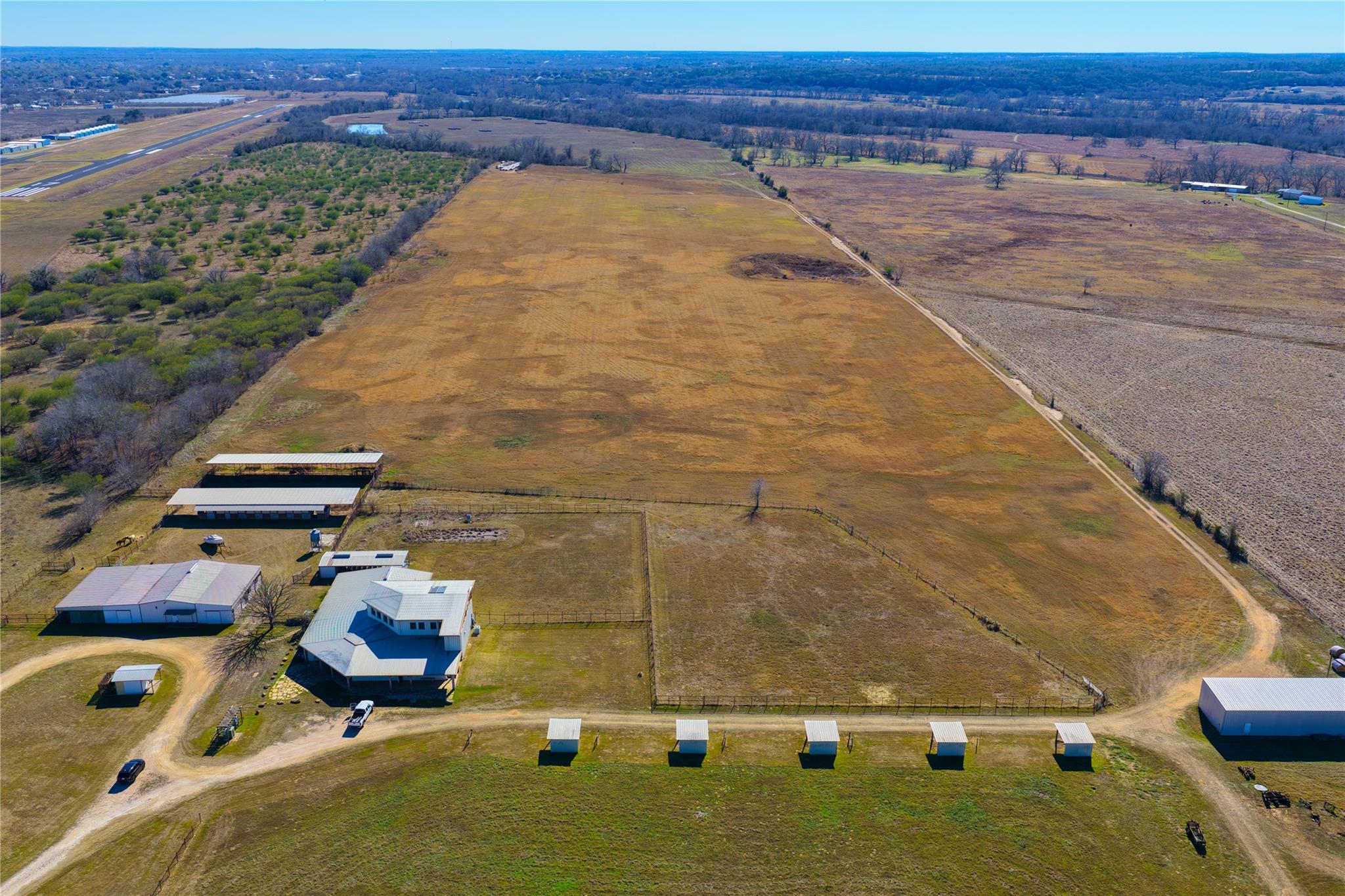 531 Highway 71 W, Smithville, TX 78957