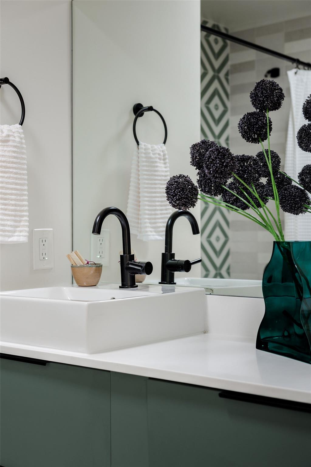 2220 E Stassney Ln # B, Austin, TX 78744