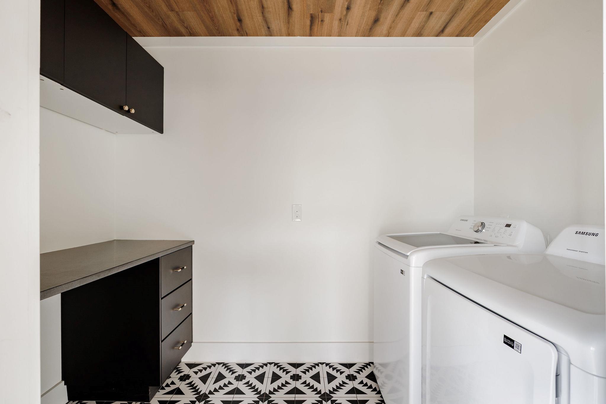 2220 E Stassney Ln # B, Austin, TX 78744