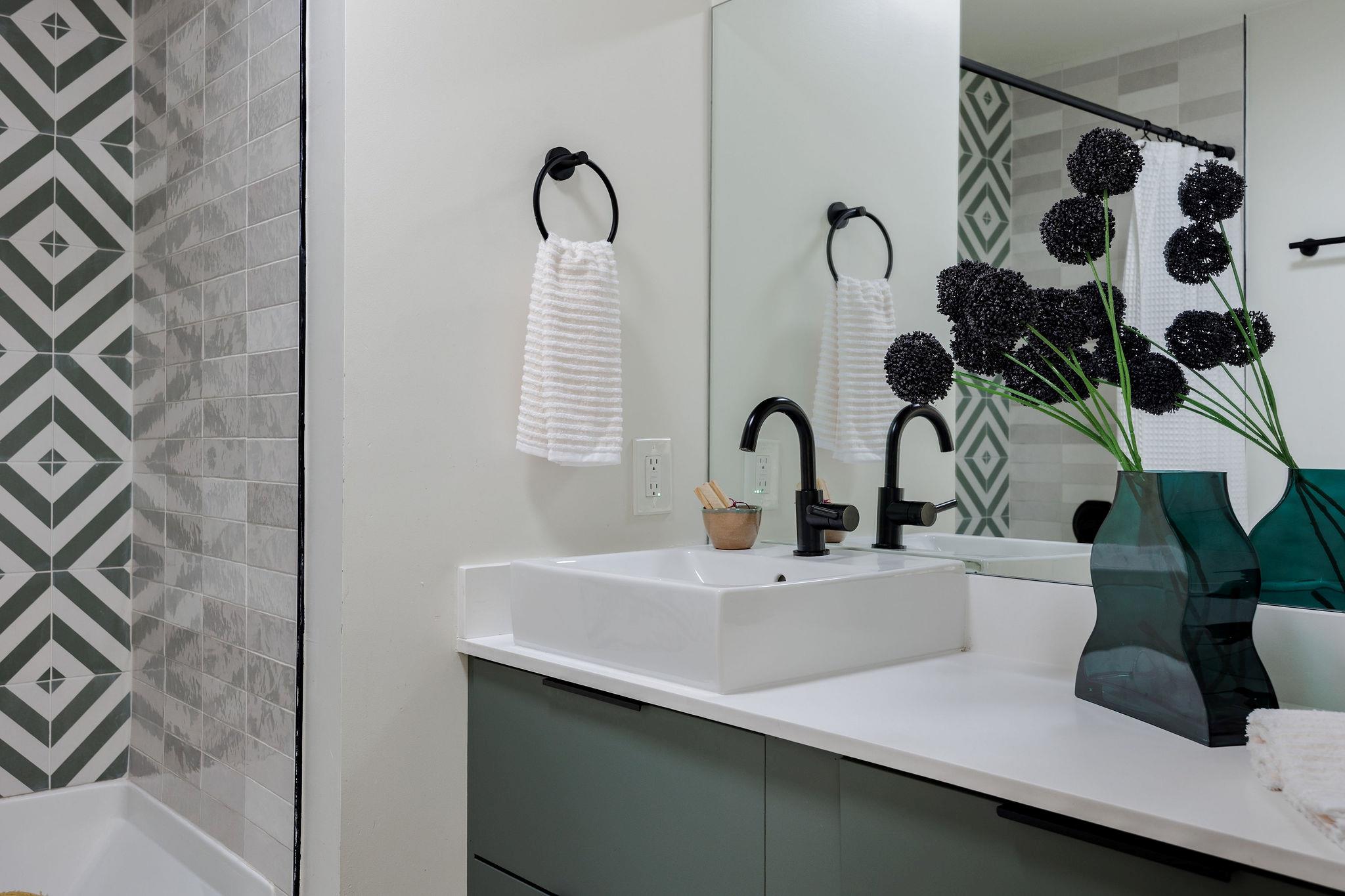 2220 E Stassney Ln # B, Austin, TX 78744