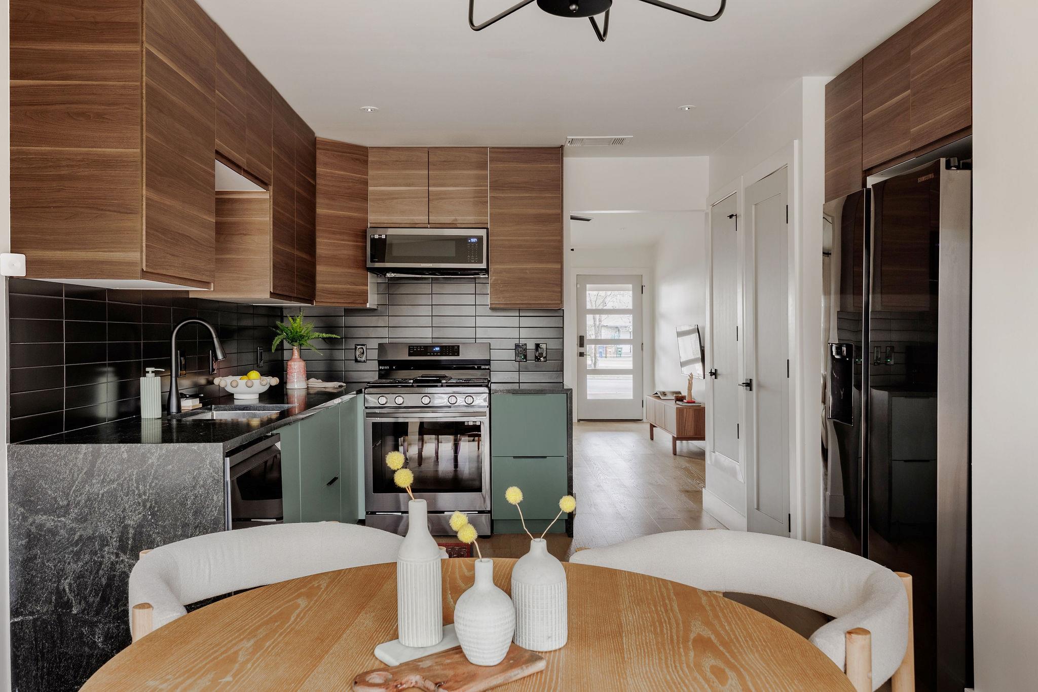 2220 E Stassney Ln # B, Austin, TX 78744