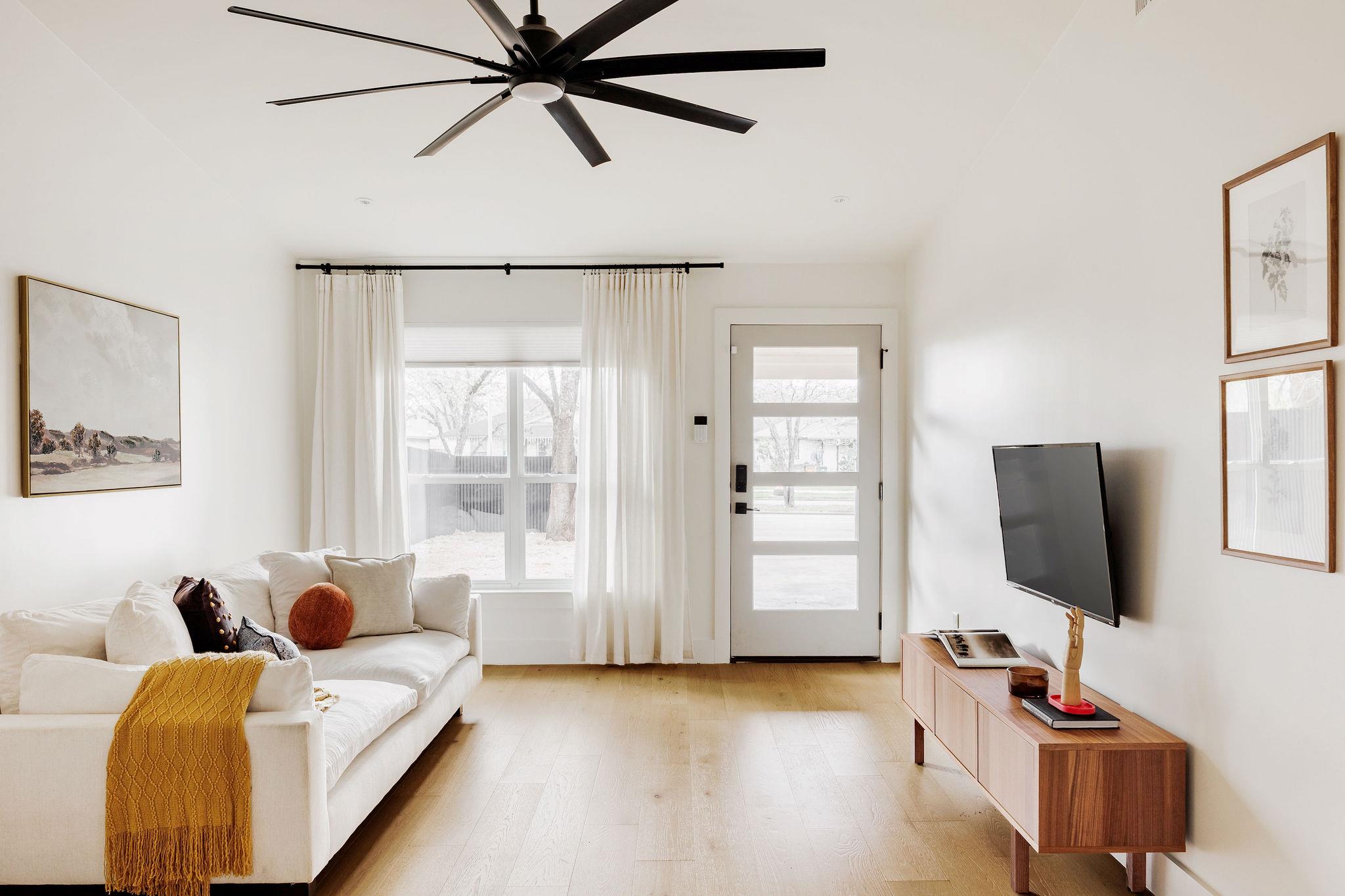 2220 E Stassney Ln # B, Austin, TX 78744