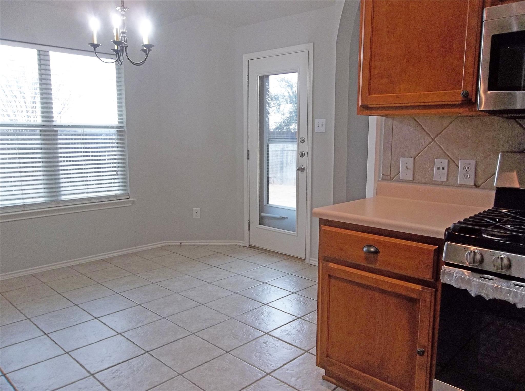 110 Fossil Trl, Leander, TX 78641