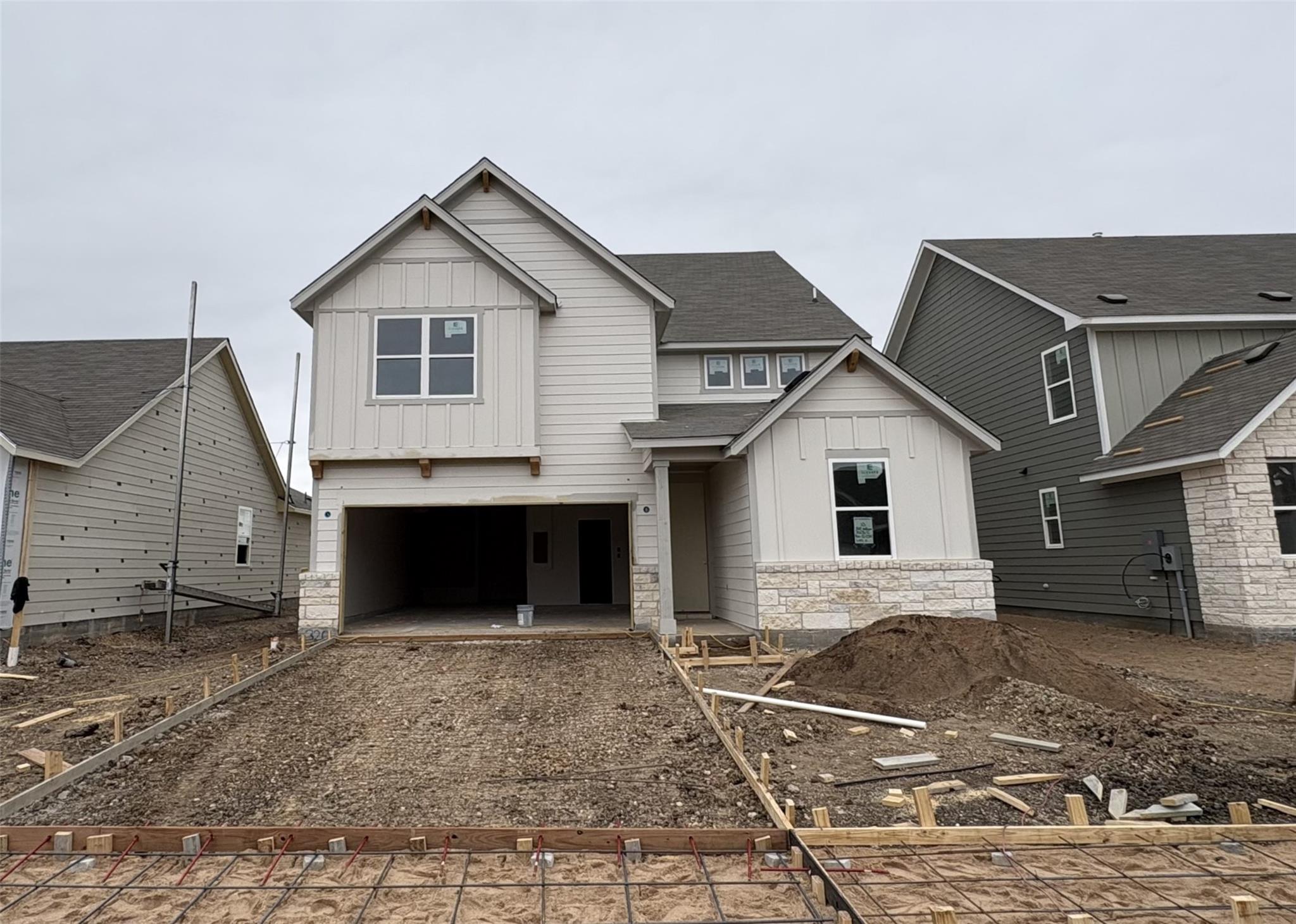 320 Willow Heights Dr, Hutto, TX 78634