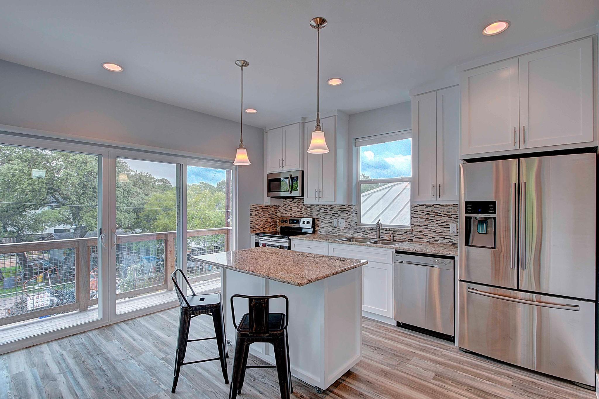 806 W LIVE OAK St # 2, Austin, TX 78704