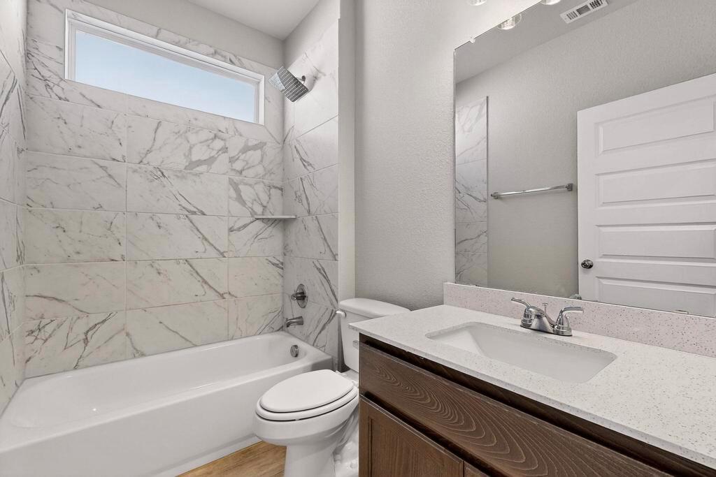 189 Fabion St, Kyle, TX 78640