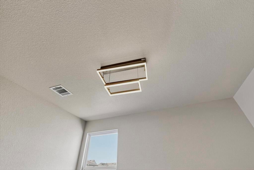 189 Fabion St, Kyle, TX 78640