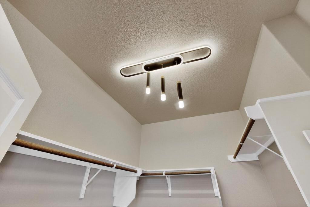 189 Fabion St, Kyle, TX 78640