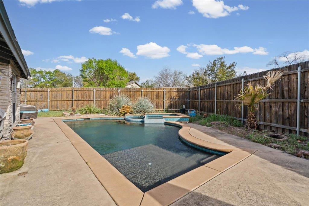 9206 Quail Field Dr, Austin, TX 78758
