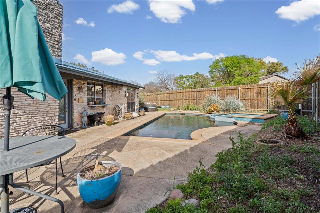 9206 Quail Field Dr, Austin, TX 78758