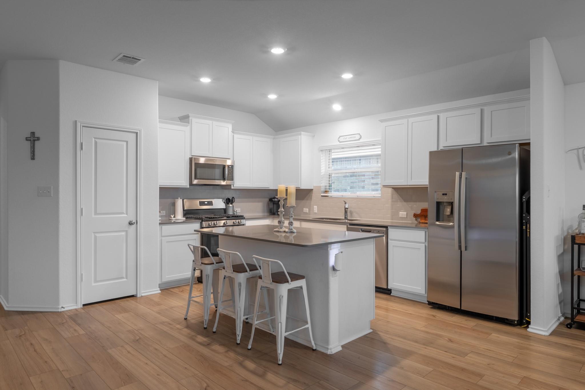 440 Sebring Cir, Hutto, TX 78634