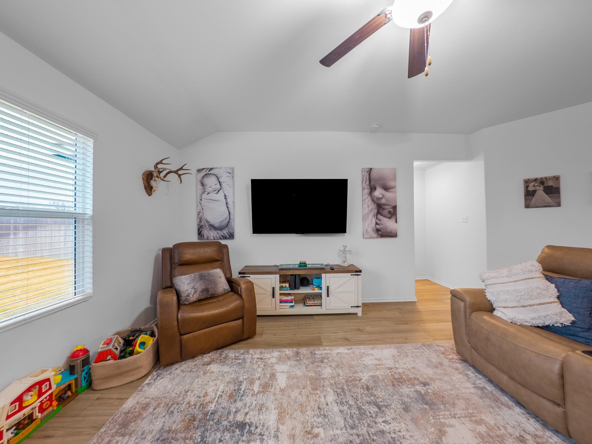 440 Sebring Cir, Hutto, TX 78634