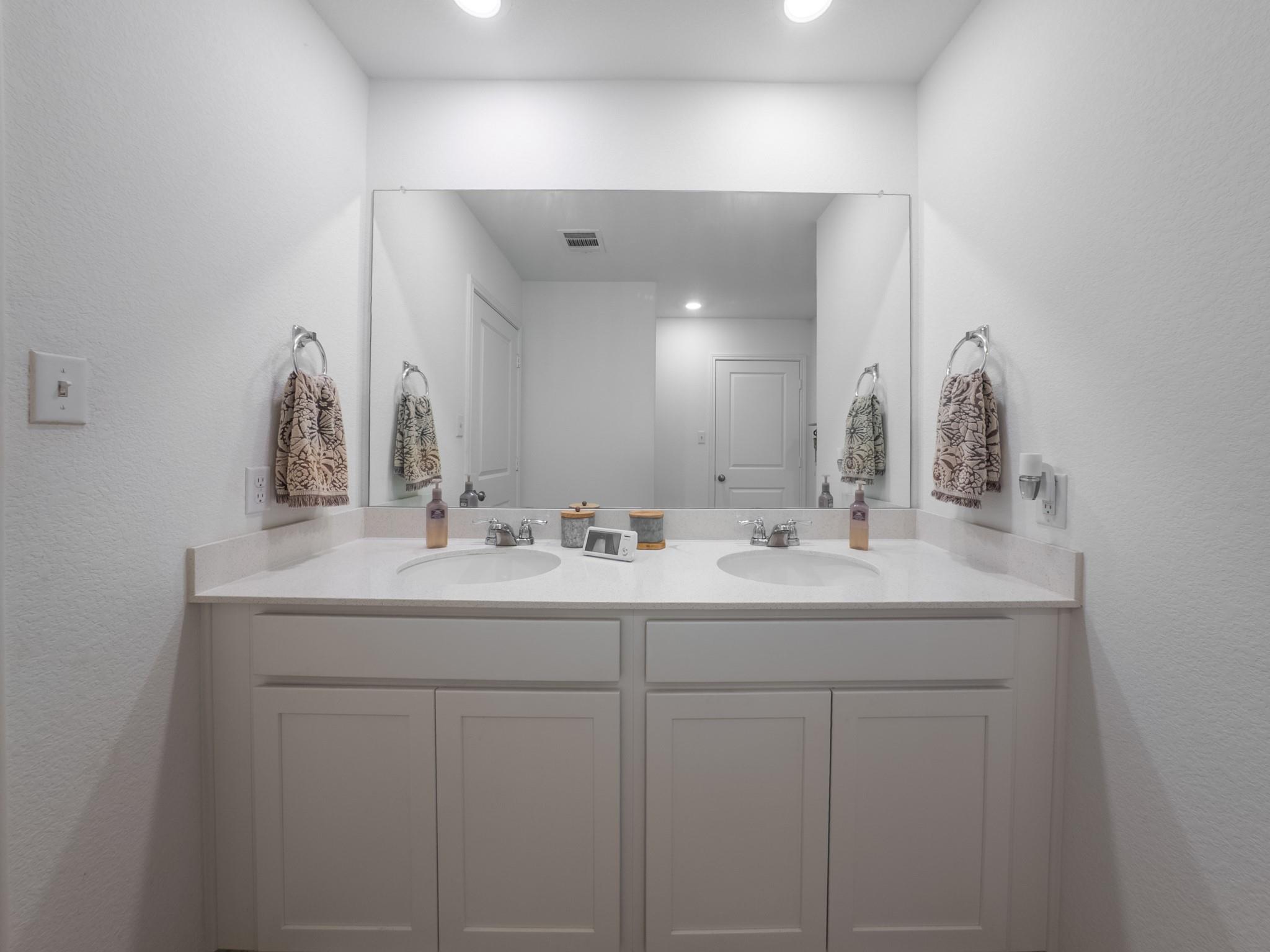 440 Sebring Cir, Hutto, TX 78634