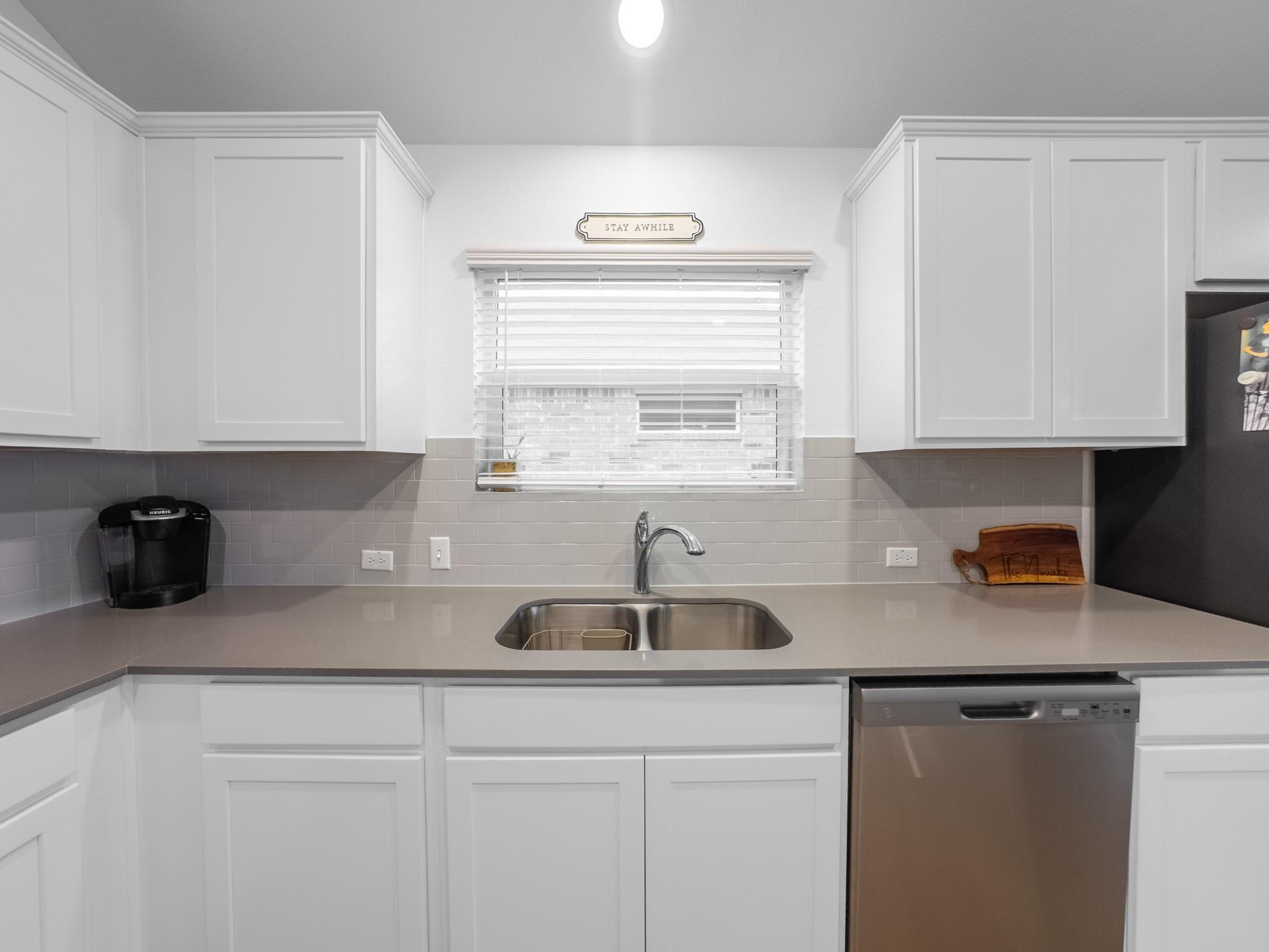 440 Sebring Cir, Hutto, TX 78634