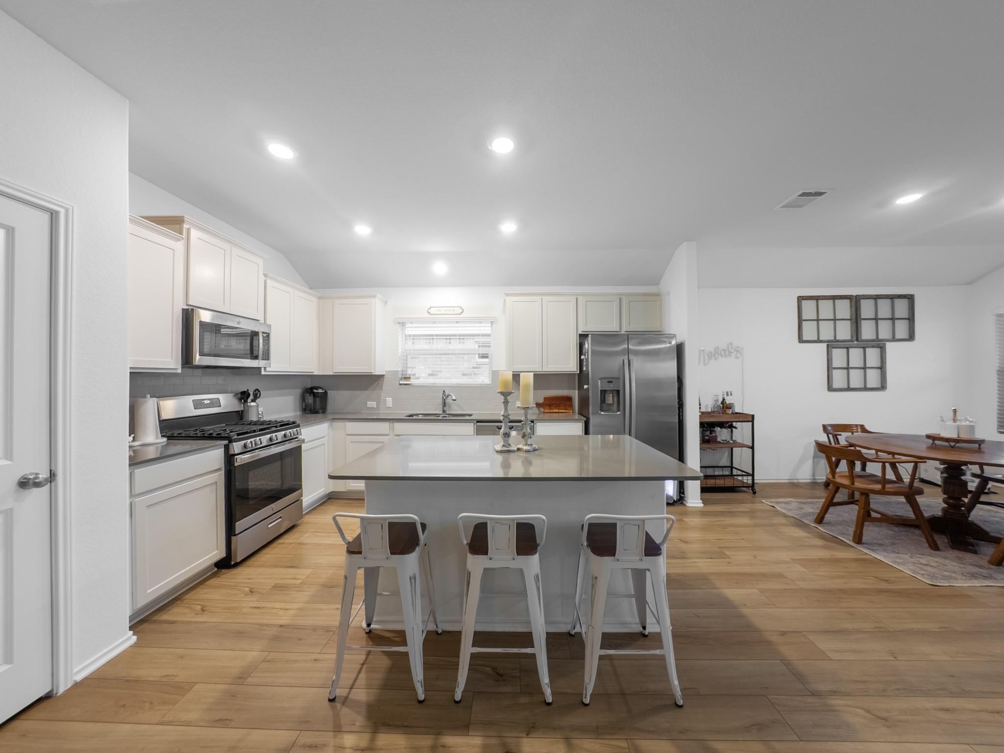 440 Sebring Cir, Hutto, TX 78634