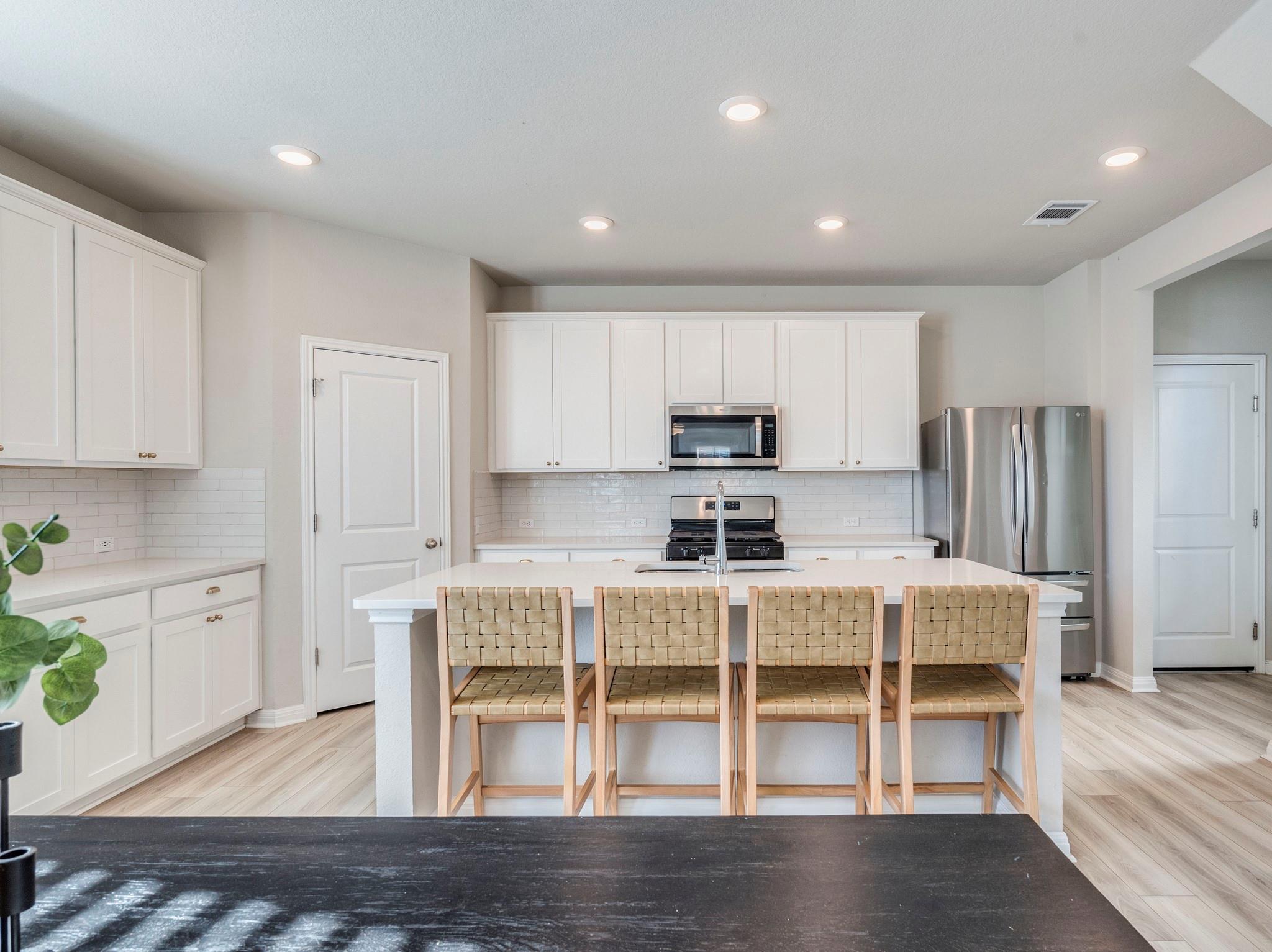 218 Glass Mountains Way, Dripping Springs, TX 78620