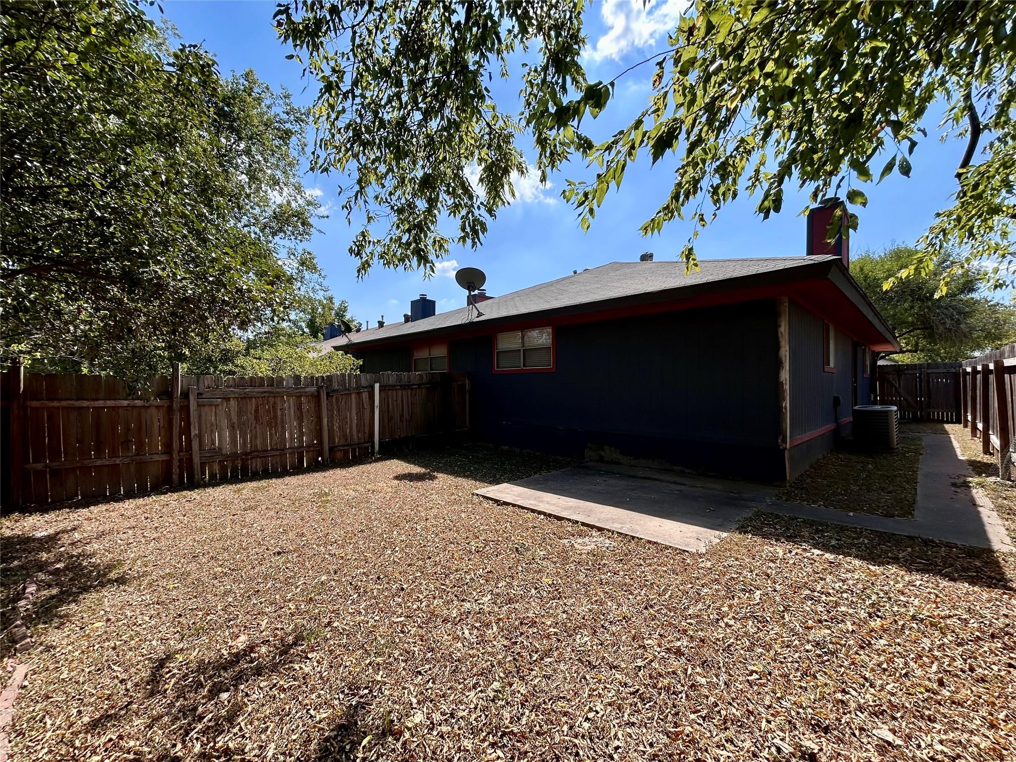 11443 Ptarmigan Dr, Austin, TX 78758