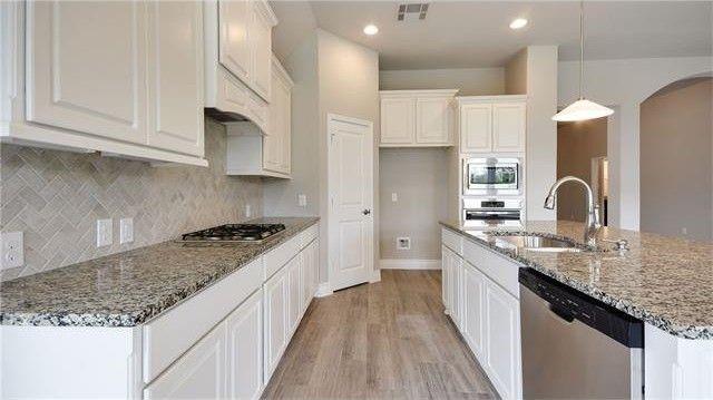 2017 LIMESTONE LAKE Dr, Georgetown, TX 78633