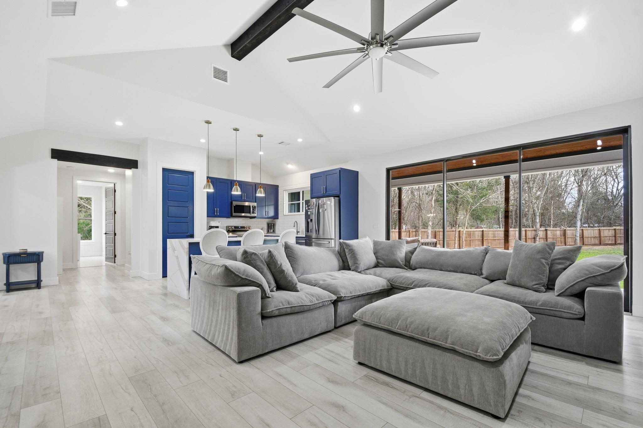 105 Laumaia Ln, Bastrop, TX 78602