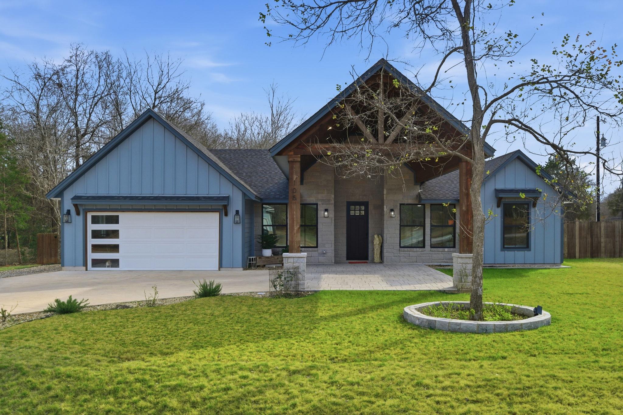 105 Laumaia Ln, Bastrop, TX 78602