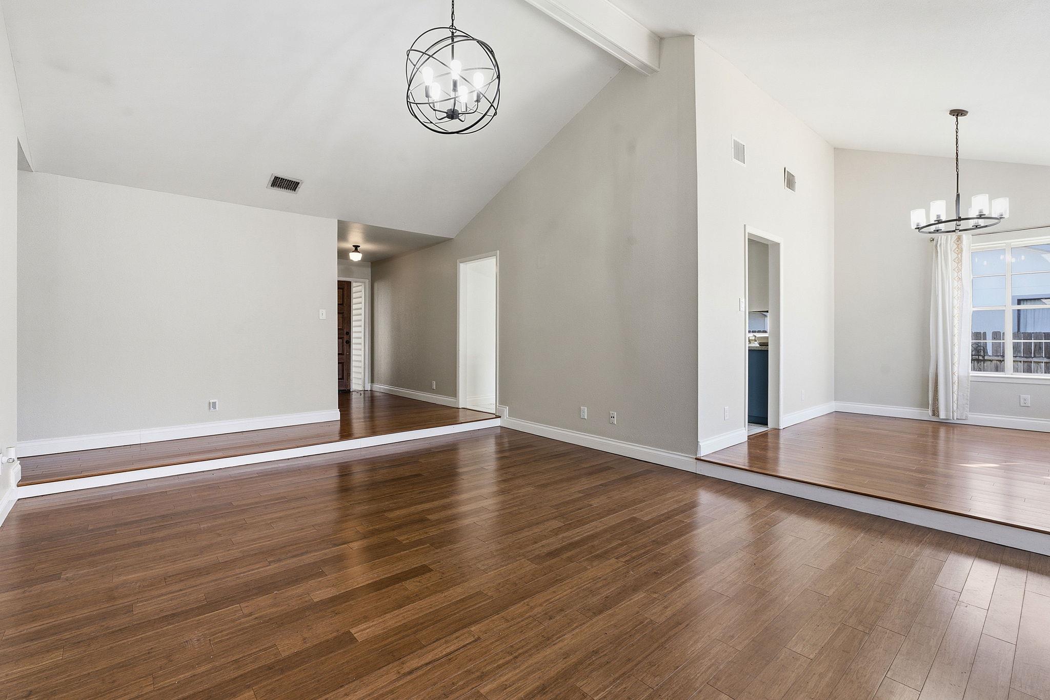 9424 Shady Oaks Dr, Austin, TX 78729