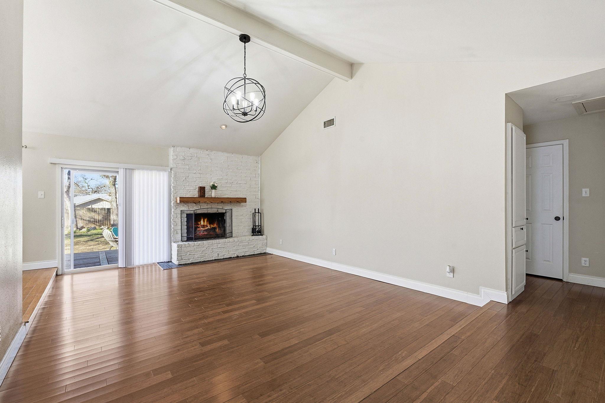 9424 Shady Oaks Dr, Austin, TX 78729