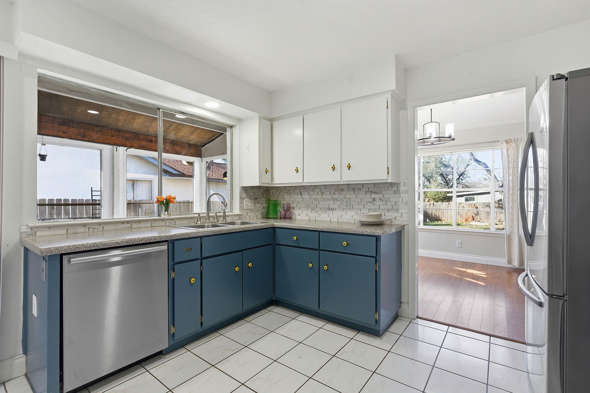 9424 Shady Oaks Dr, Austin, TX 78729