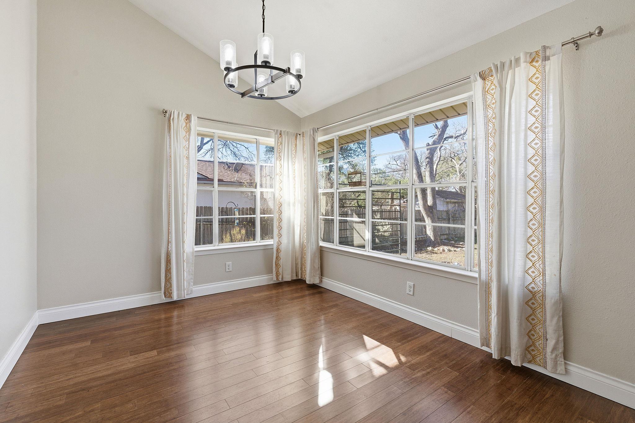 9424 Shady Oaks Dr, Austin, TX 78729