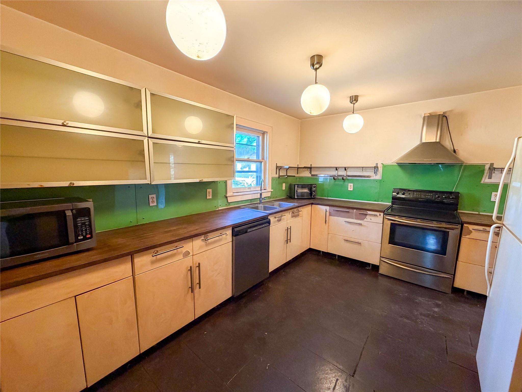 504 S Boundary St, Burnet, TX 78611