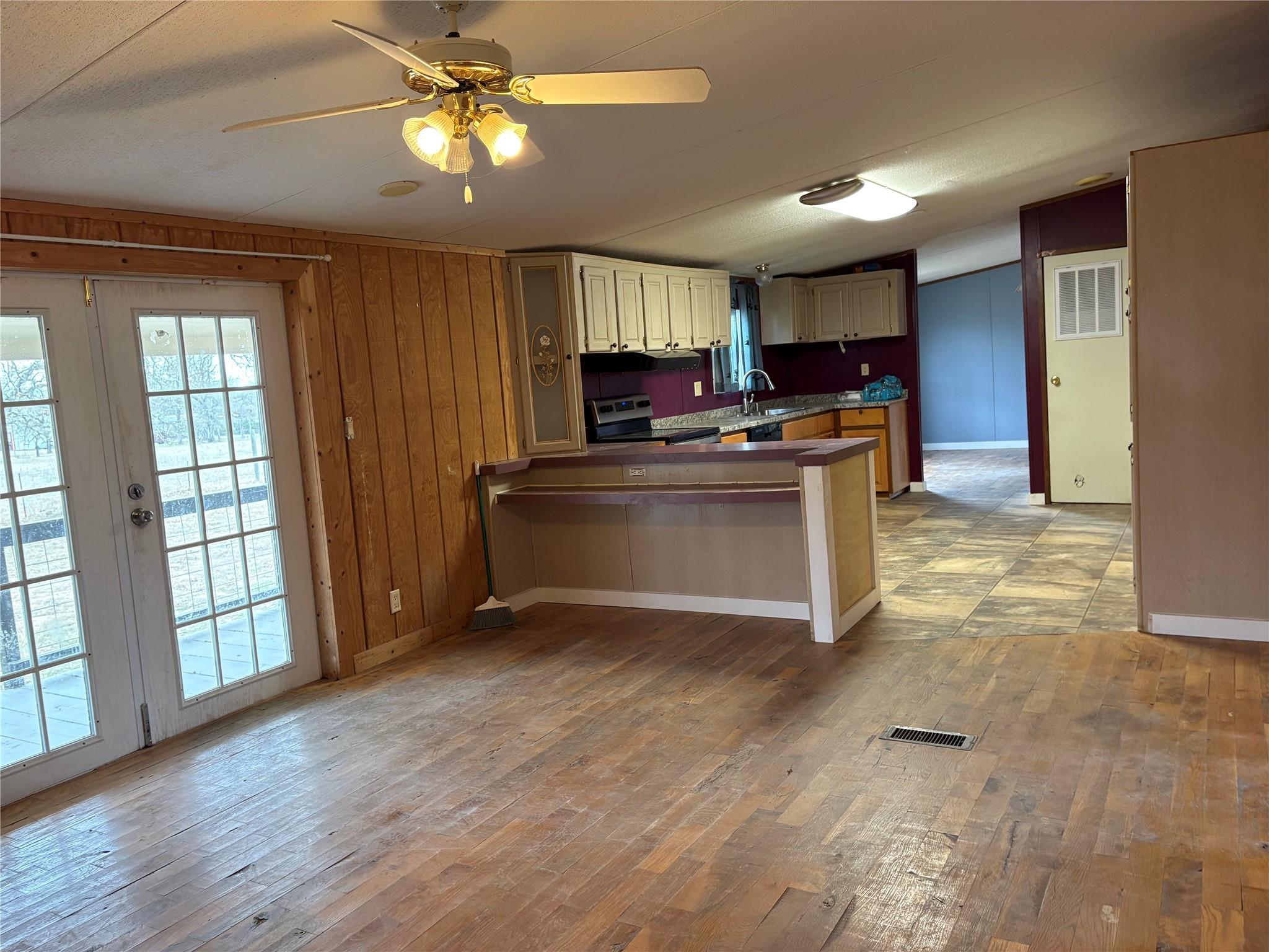 120 Boxwood Dr, Bastrop, TX 78602