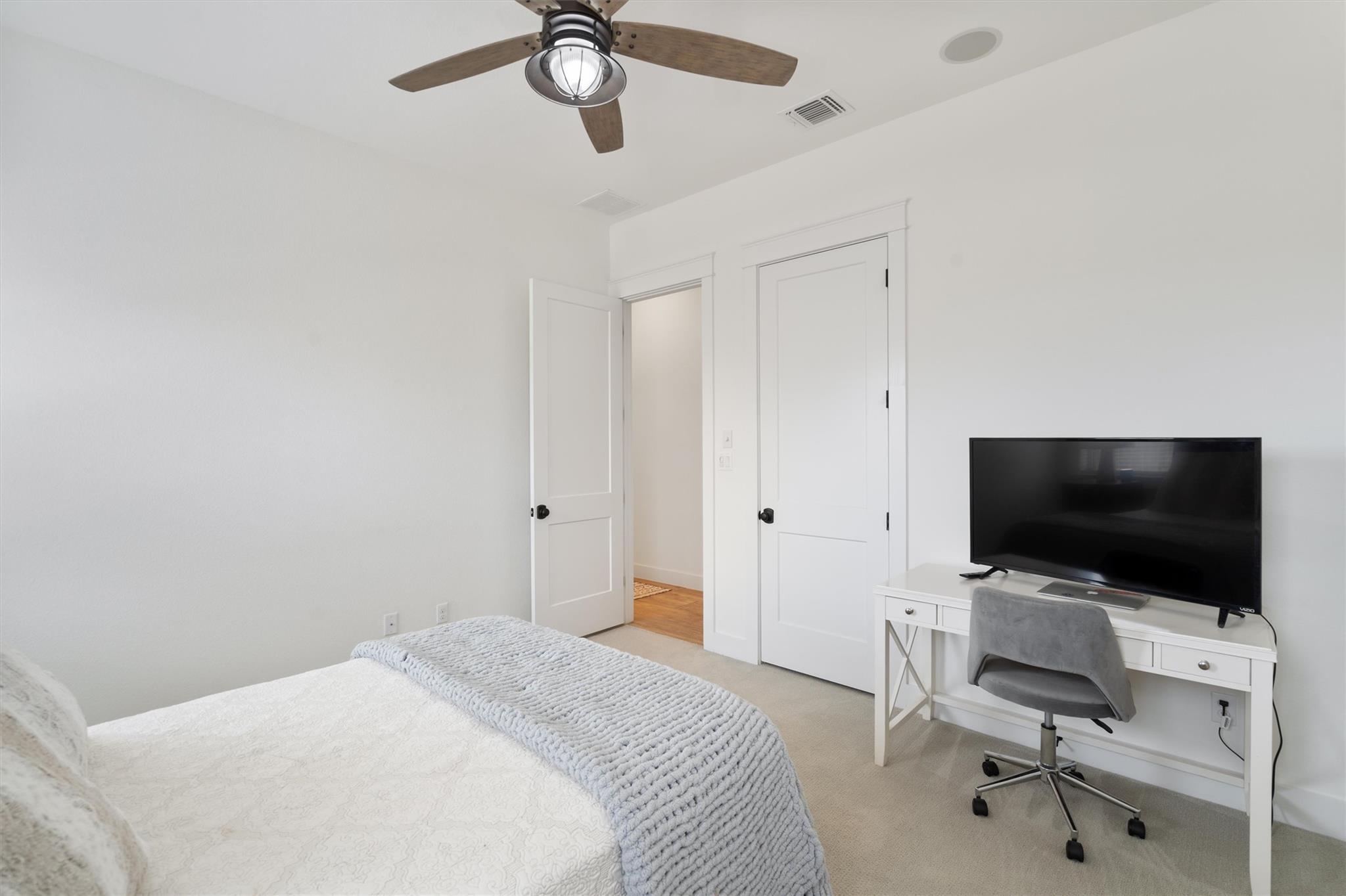 70 Santa Maria St, Georgetown, TX 78628