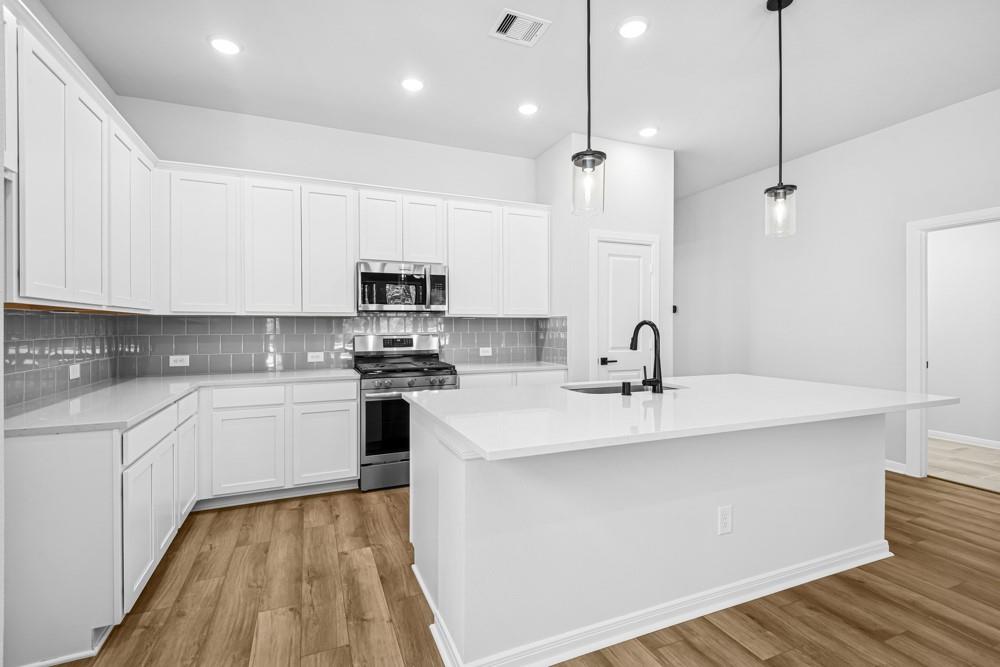 888 Prominence Way, Leander, TX 78641