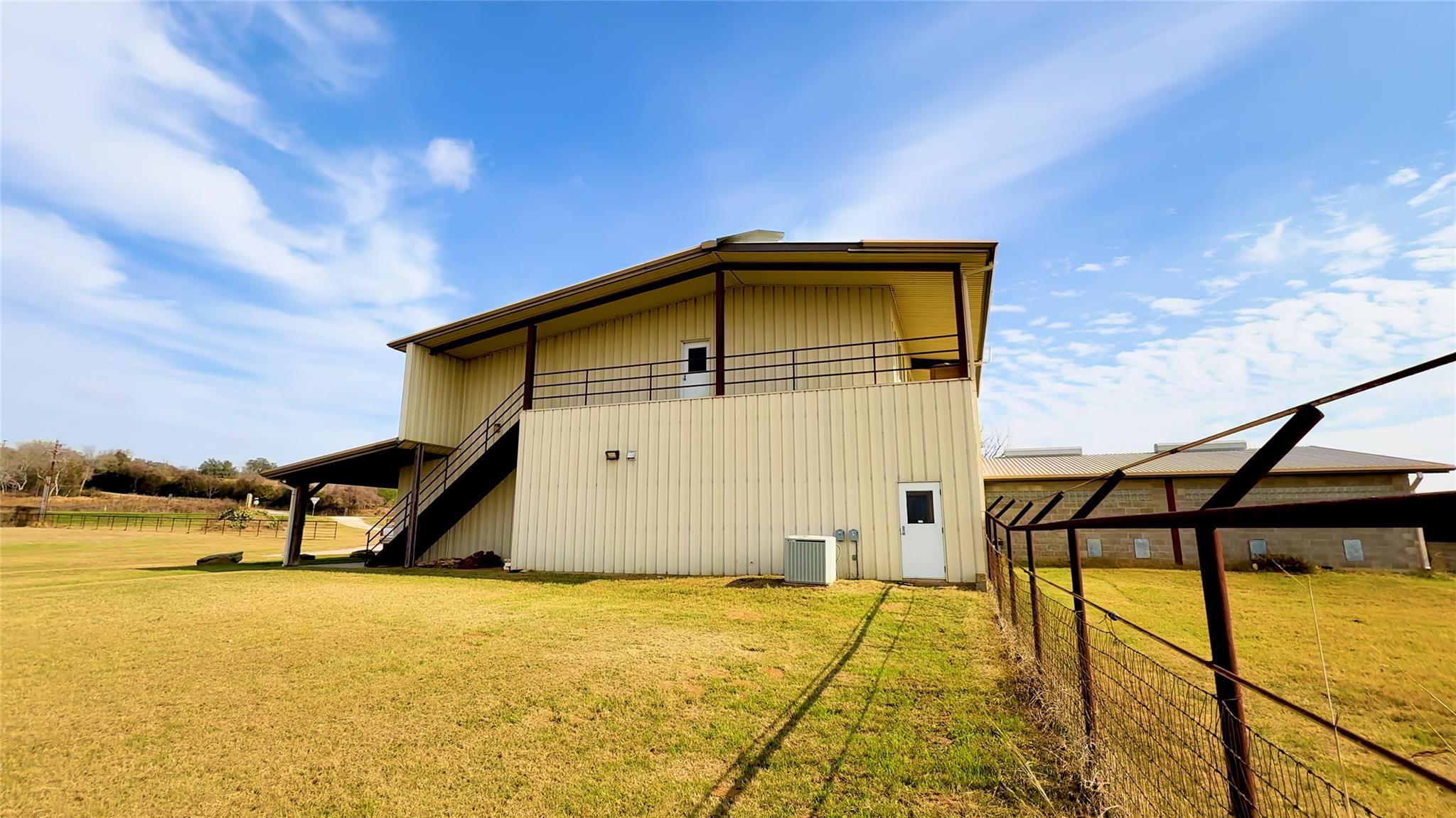 531 Highway 71 W, Smithville, TX 78957