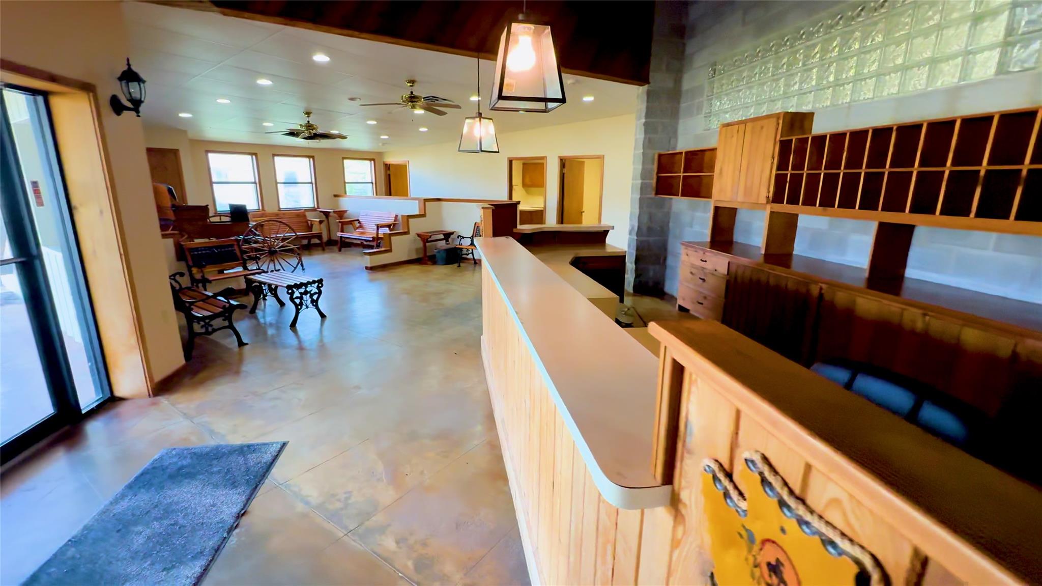 531 Highway 71 W, Smithville, TX 78957